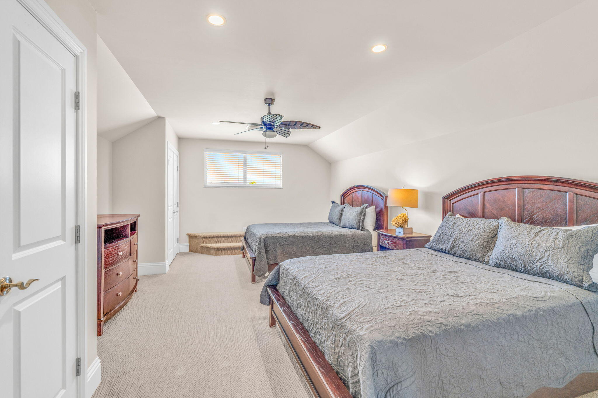 Marathon, Florida 33050, United States, 18 Bedrooms Bedrooms, ,20 BathroomsBathrooms,Residential,Active,135260