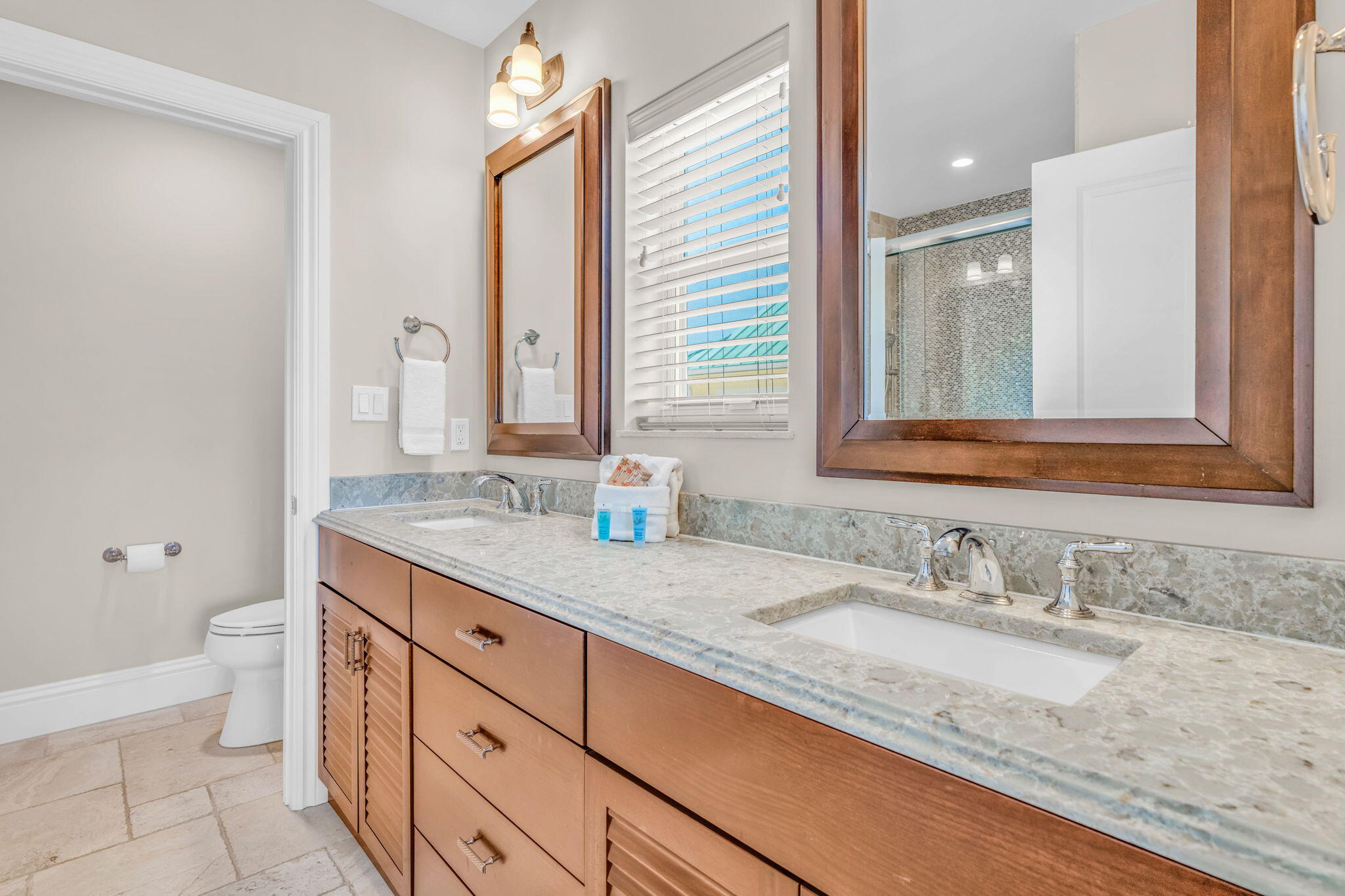 Marathon, Florida 33050, United States, 18 Bedrooms Bedrooms, ,20 BathroomsBathrooms,Residential,Active,135260