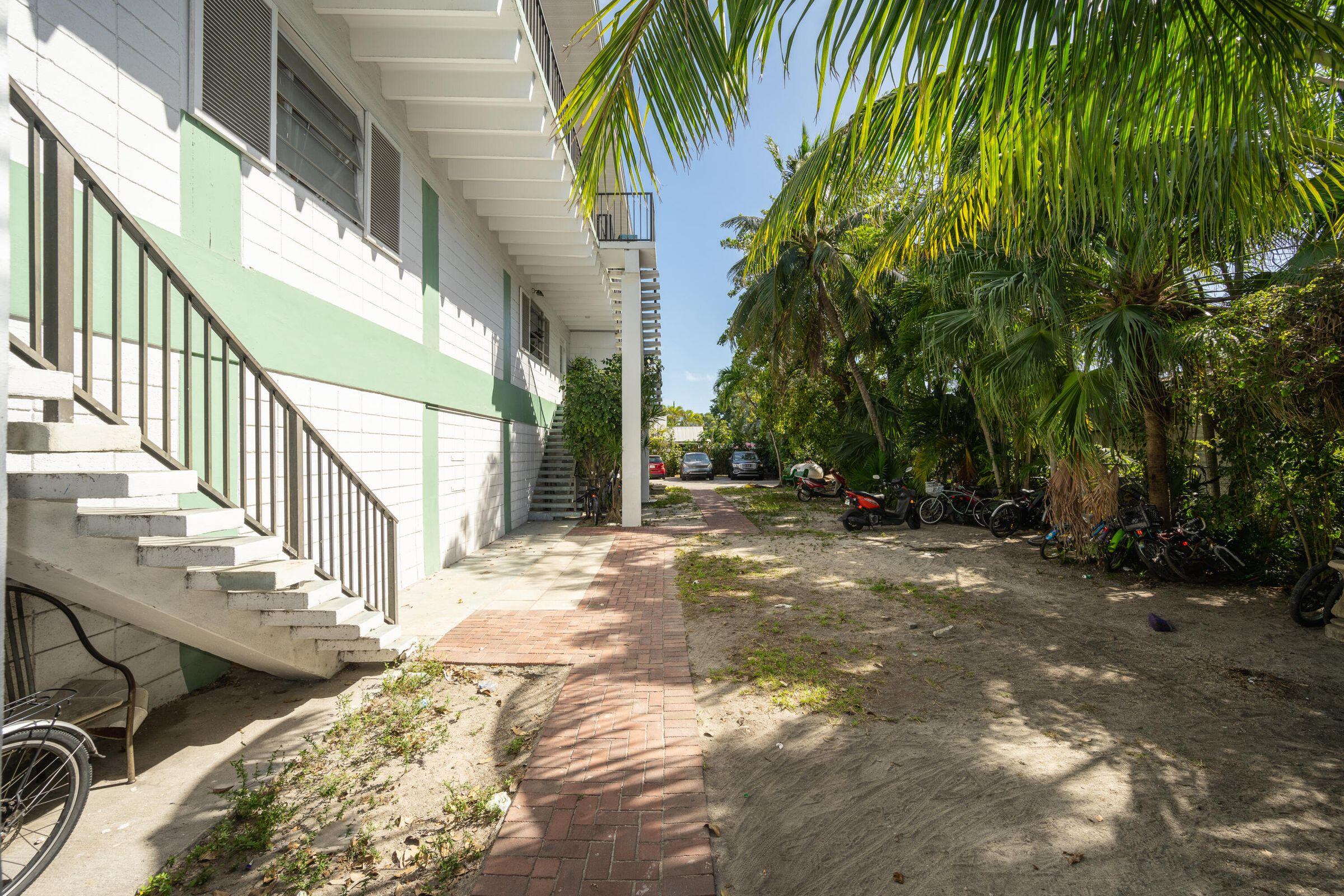 Key West, Florida 33040, United States, 10 Bedrooms Bedrooms, ,11 BathroomsBathrooms,Residential,Active,67675