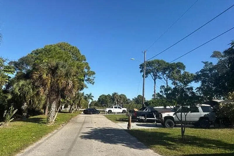 27041 Edgewood Street