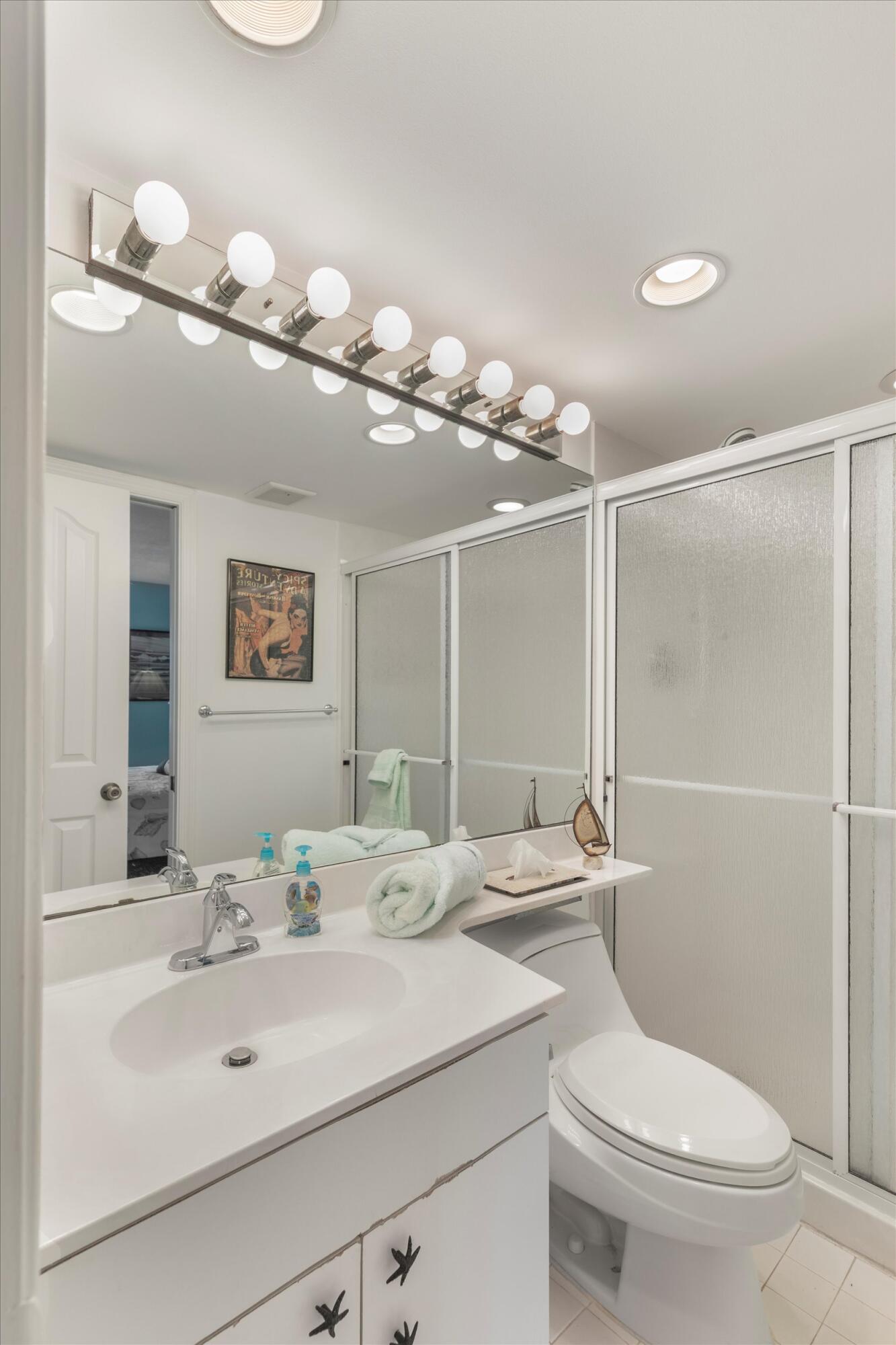 Key West, Florida 33040, United States, 2 Bedrooms Bedrooms, ,2 BathroomsBathrooms,Residential,Active,161197