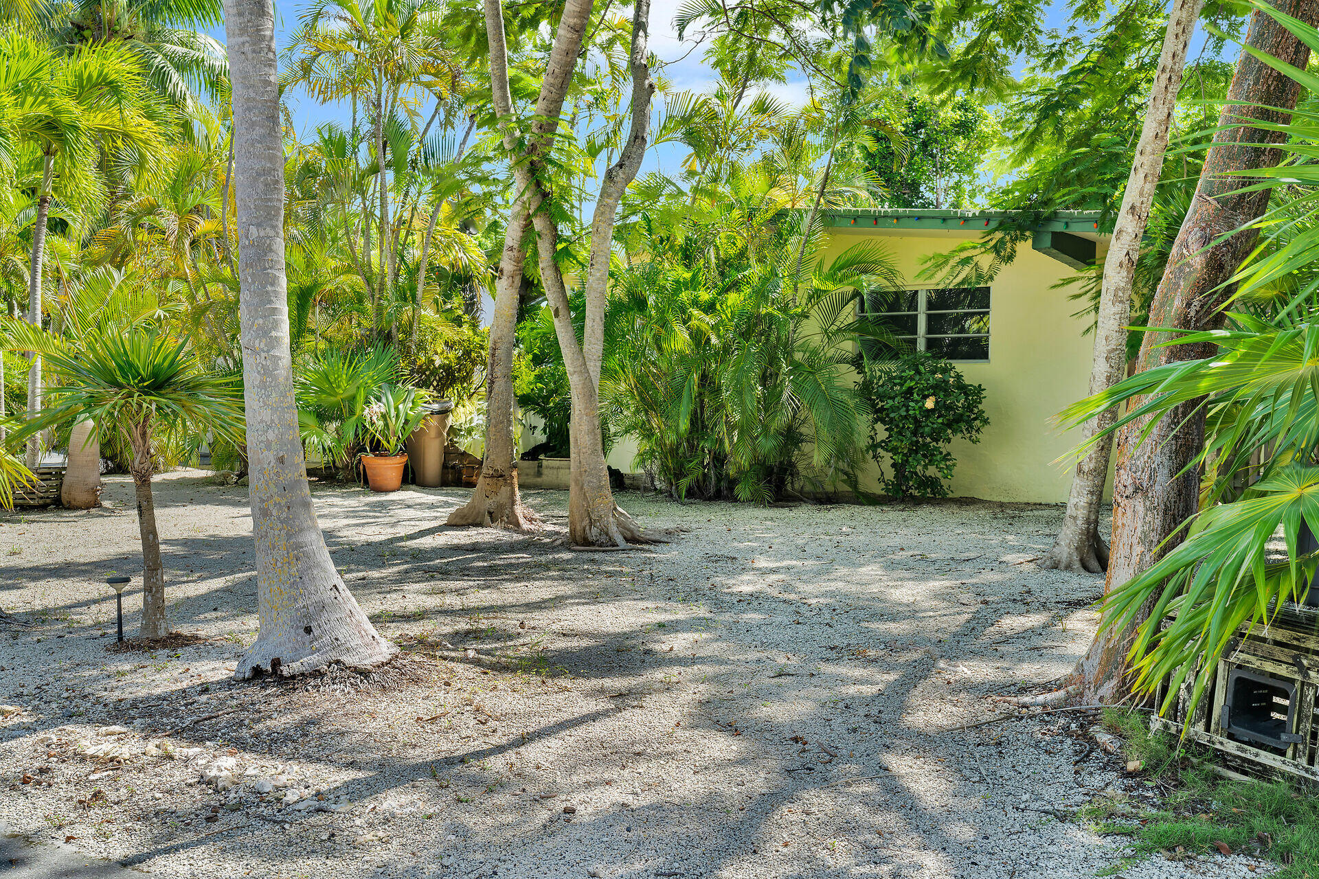 Marathon, Florida 33050, United States, 4 Bedrooms Bedrooms, ,3 BathroomsBathrooms,Residential,Active,216483