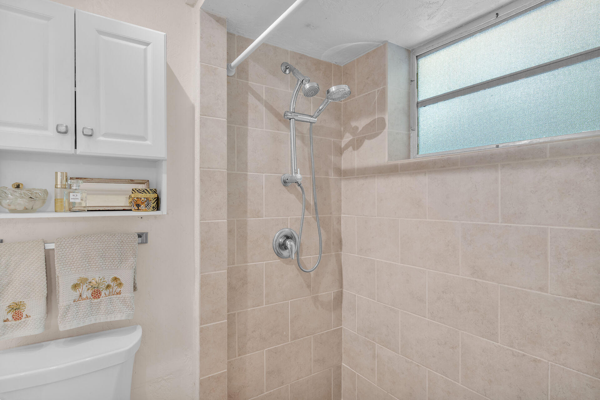 Marathon, Florida 33050, United States, 4 Bedrooms Bedrooms, ,3 BathroomsBathrooms,Residential,Active,216483