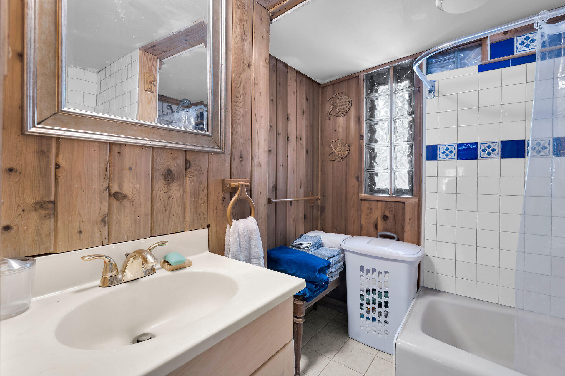 Marathon, Florida 33050, United States, 4 Bedrooms Bedrooms, ,3 BathroomsBathrooms,Residential,Active,216483