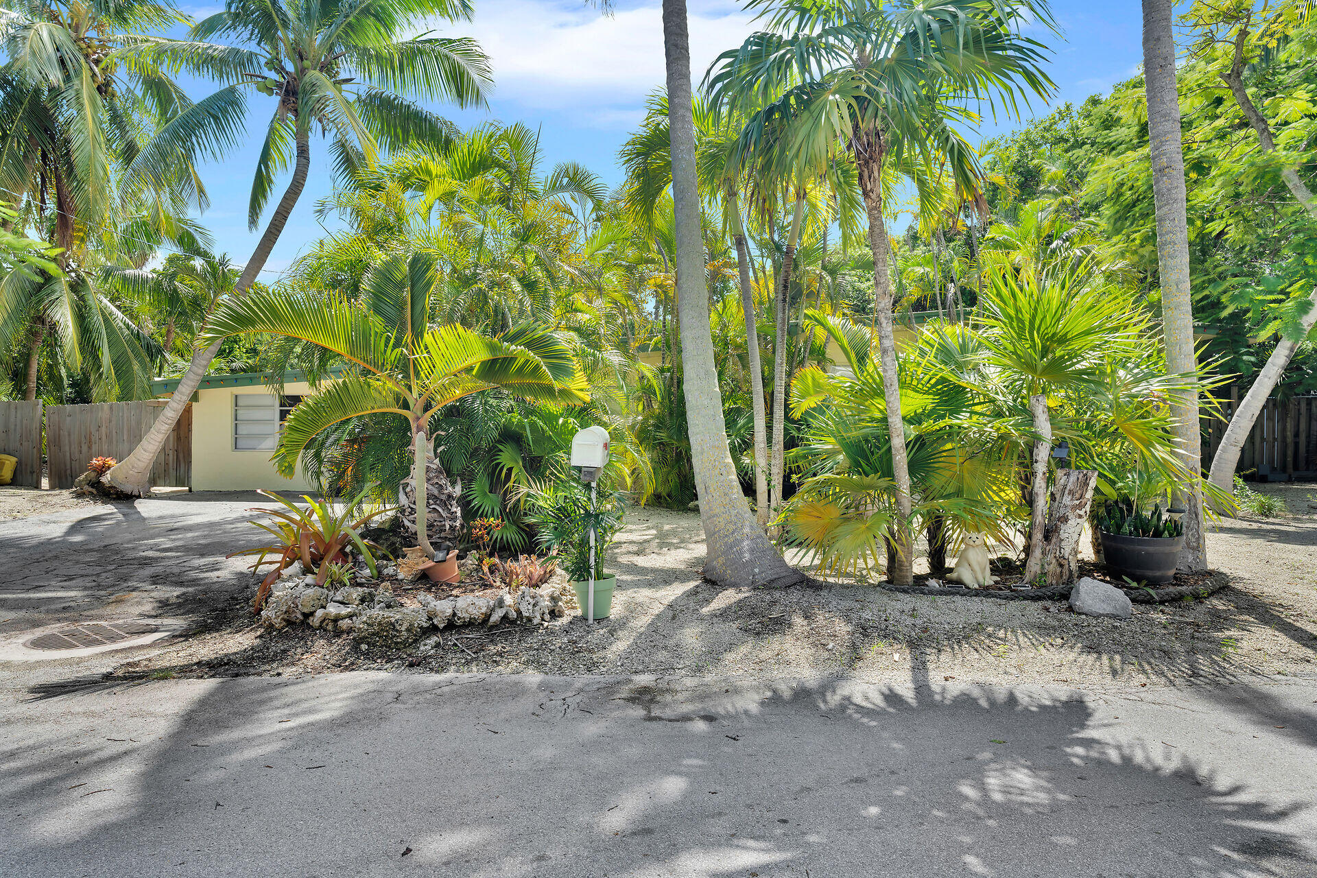 Marathon, Florida 33050, United States, 4 Bedrooms Bedrooms, ,3 BathroomsBathrooms,Residential,Active,216483