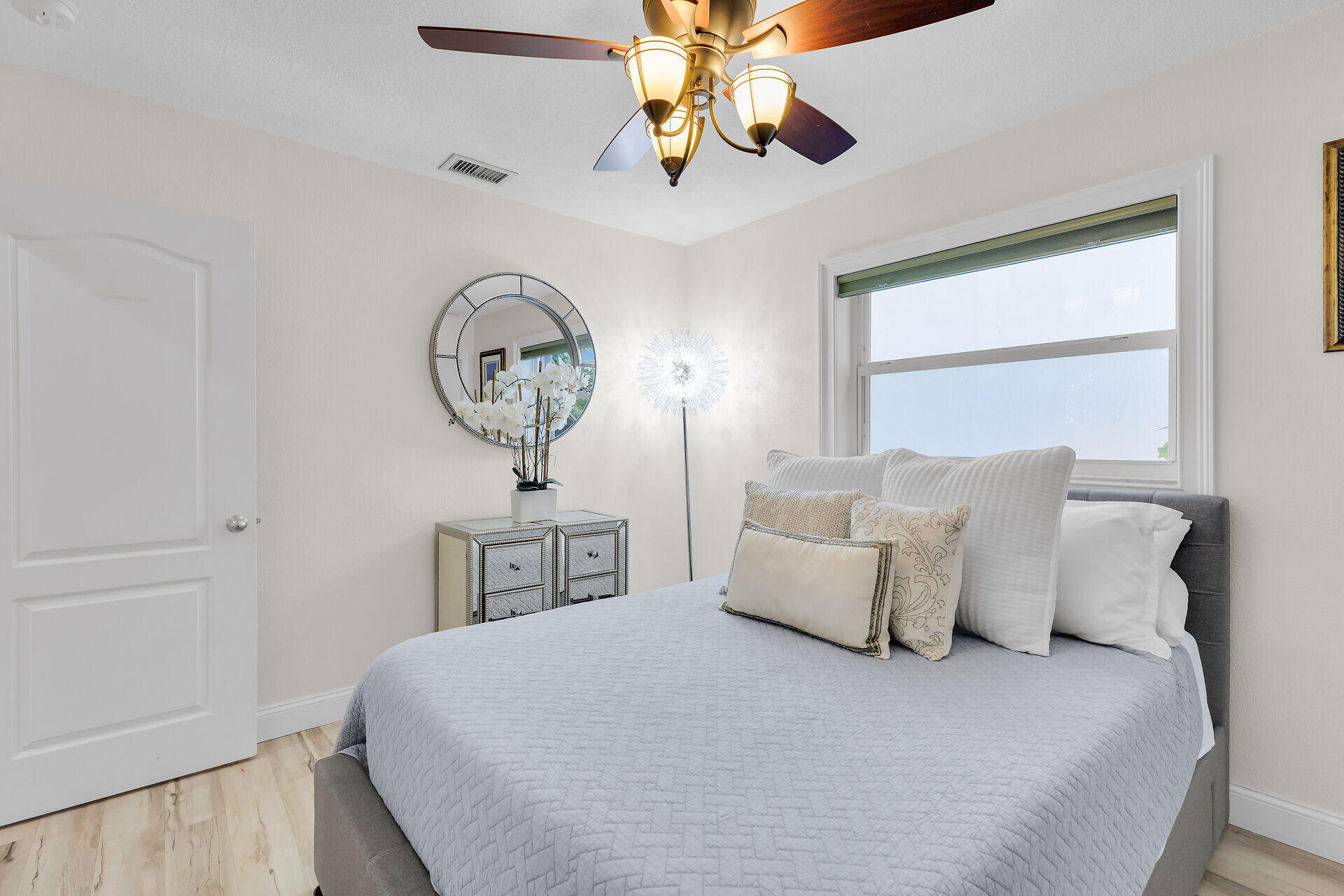 Marathon, Florida 33050, United States, 5 Bedrooms Bedrooms, ,3 BathroomsBathrooms,Residential,Active,237386