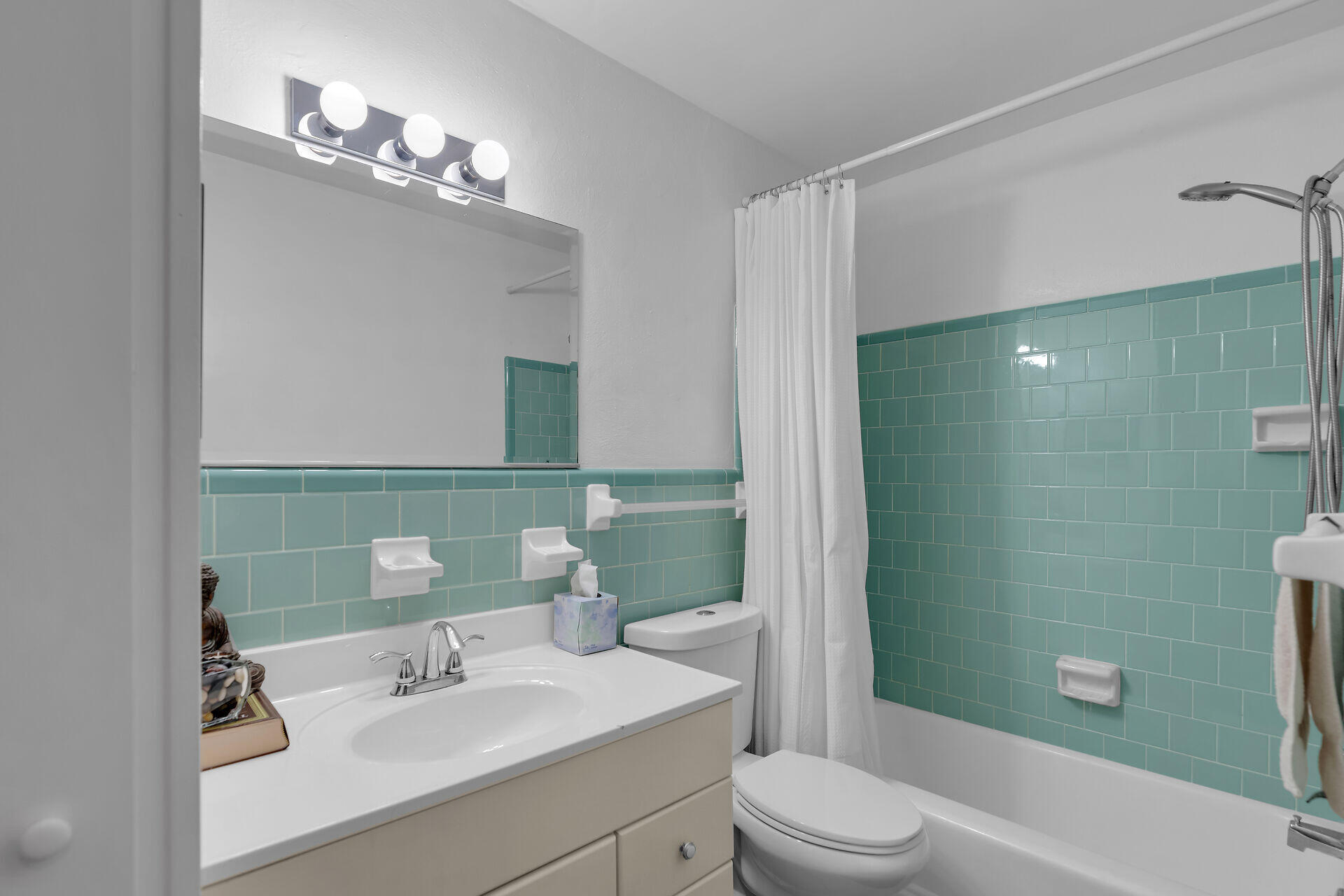 Islamorada, Florida 33036, United States, 3 Bedrooms Bedrooms, ,2 BathroomsBathrooms,Residential,Active,178155