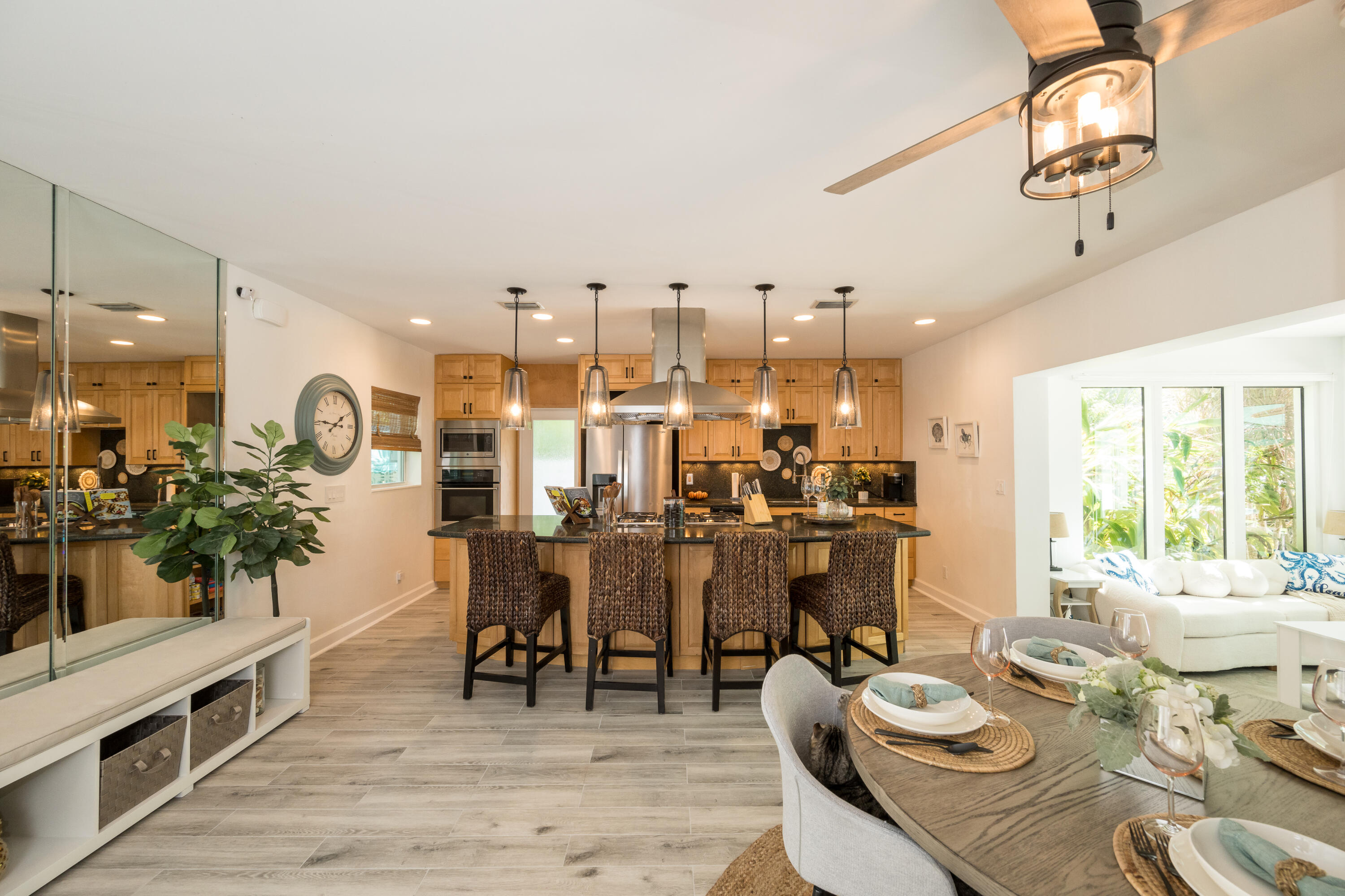 Key West, Florida 33040, United States, 3 Bedrooms Bedrooms, ,2 BathroomsBathrooms,Residential,Active,37215