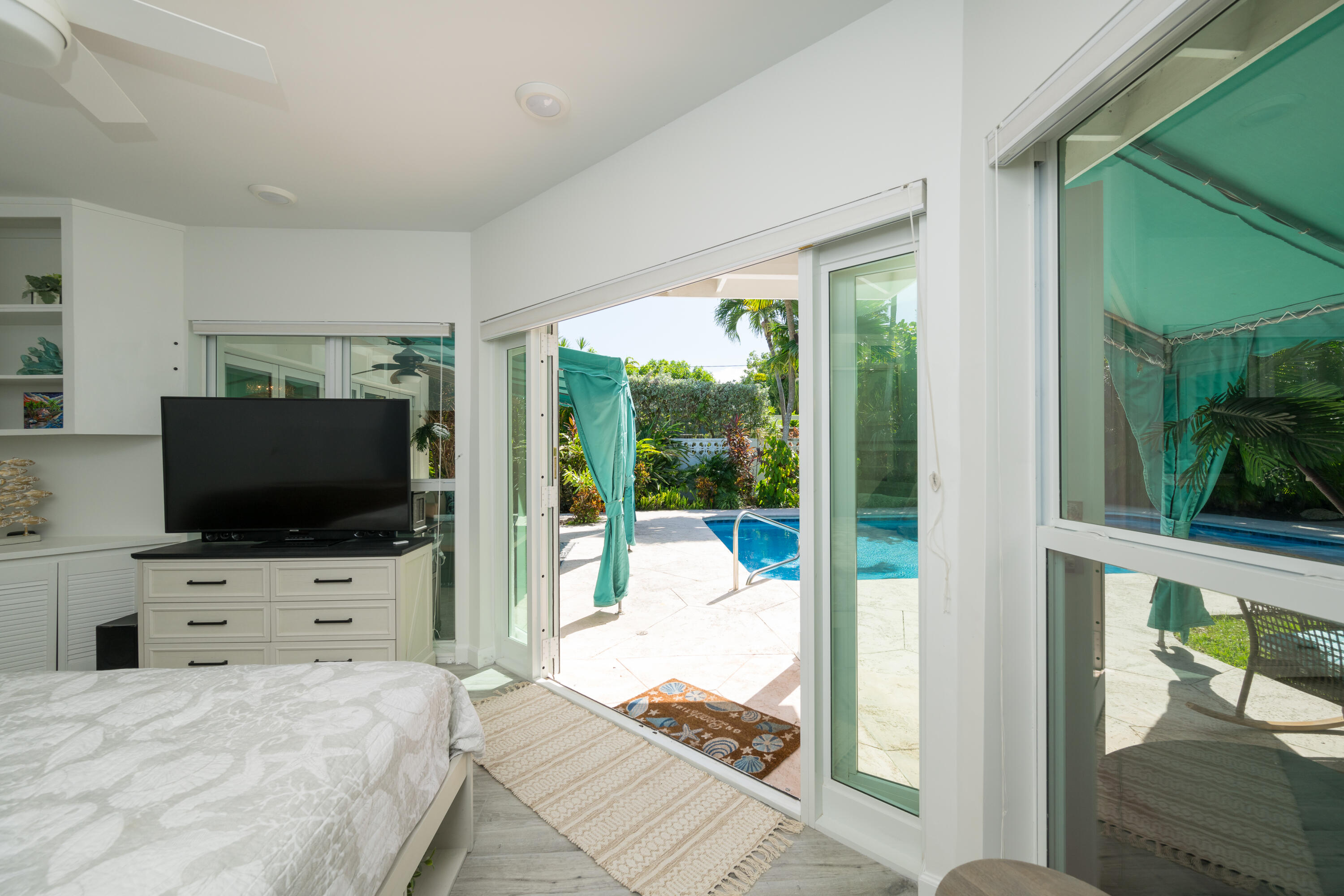 Key West, Florida 33040, United States, 3 Bedrooms Bedrooms, ,2 BathroomsBathrooms,Residential,Active,37215