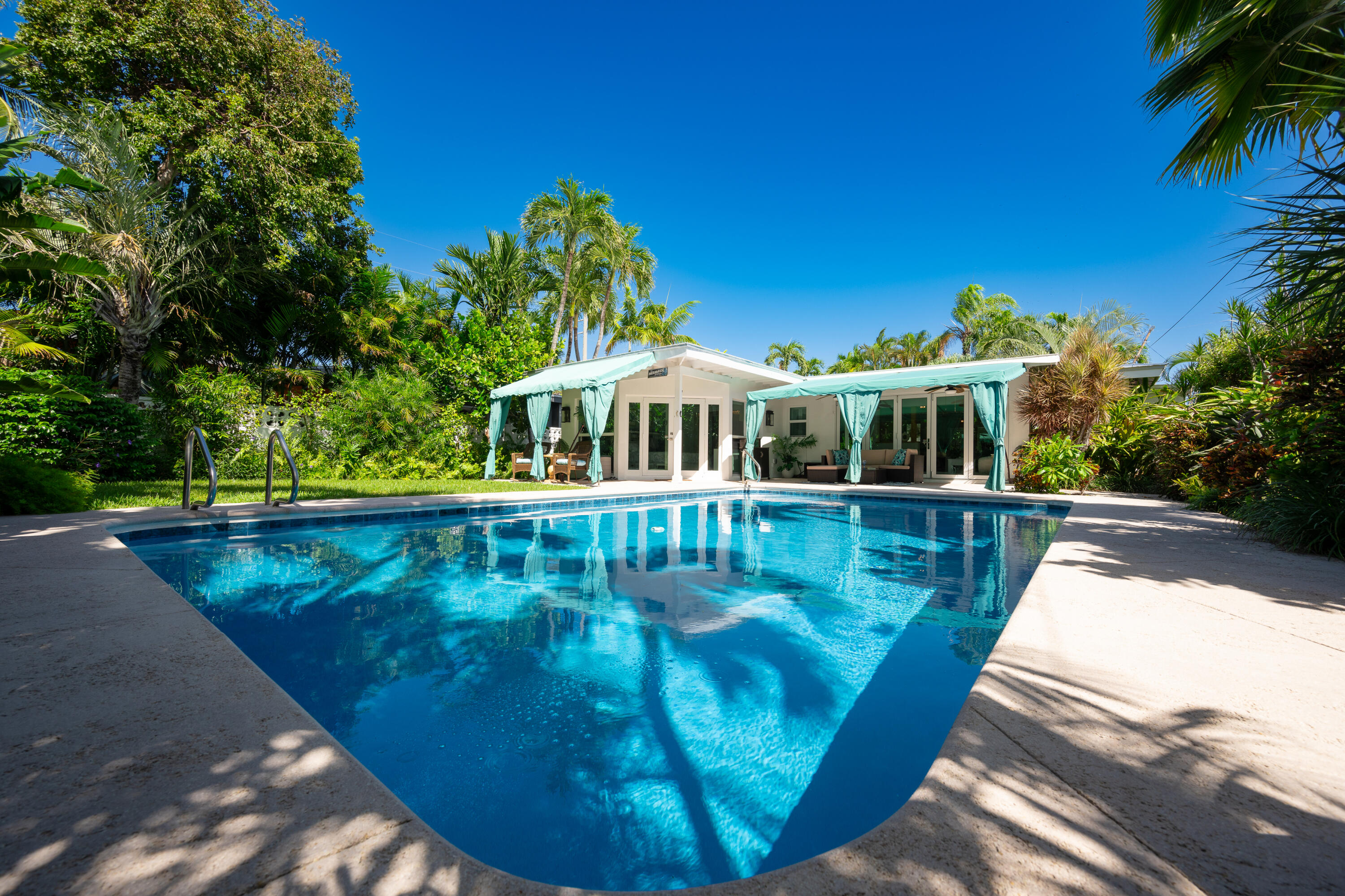 Key West, Florida 33040, United States, 3 Bedrooms Bedrooms, ,2 BathroomsBathrooms,Residential,Active,37215