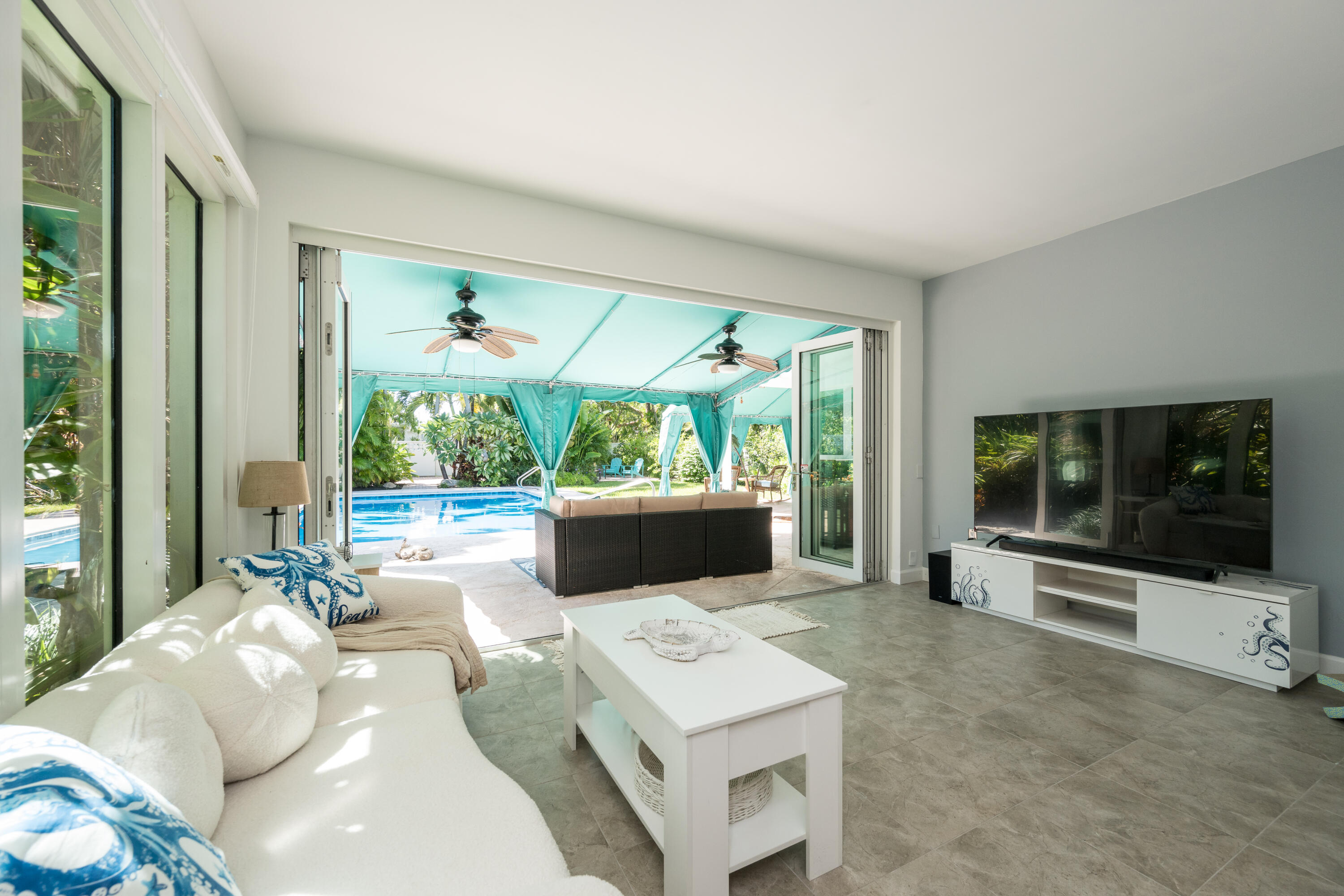 Key West, Florida 33040, United States, 3 Bedrooms Bedrooms, ,2 BathroomsBathrooms,Residential,Active,37215