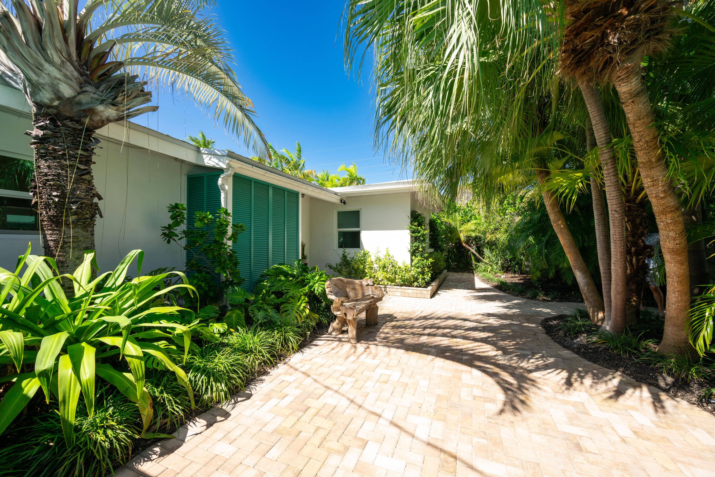 Key West, Florida 33040, United States, 3 Bedrooms Bedrooms, ,2 BathroomsBathrooms,Residential,Active,37215