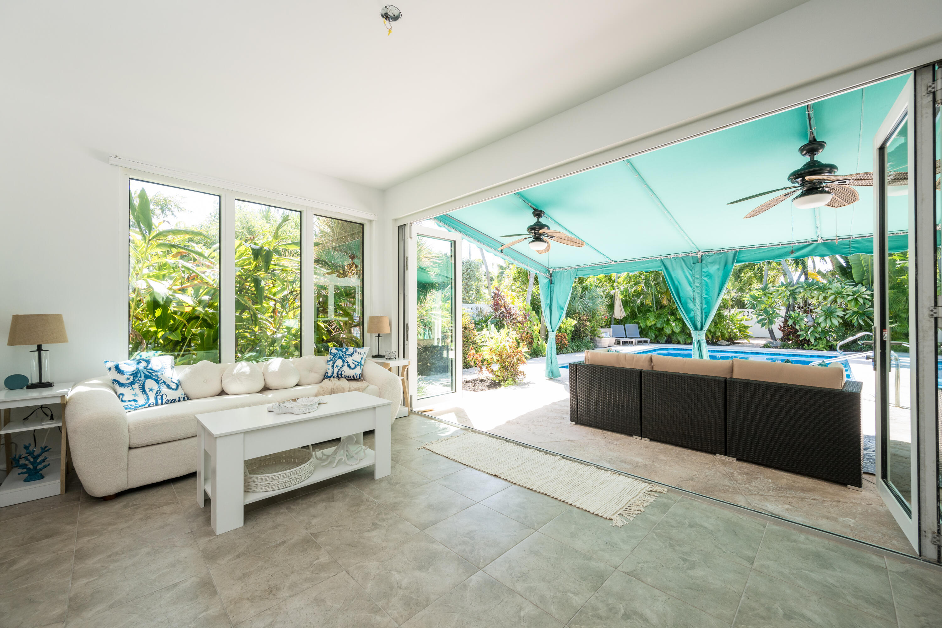 Key West, Florida 33040, United States, 3 Bedrooms Bedrooms, ,2 BathroomsBathrooms,Residential,Active,37215