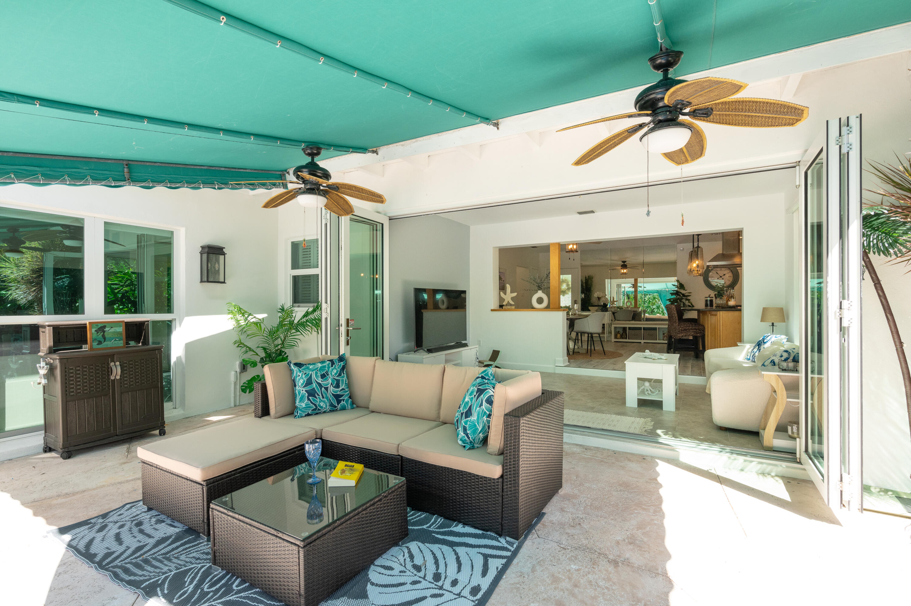 Key West, Florida 33040, United States, 3 Bedrooms Bedrooms, ,2 BathroomsBathrooms,Residential,Active,37215