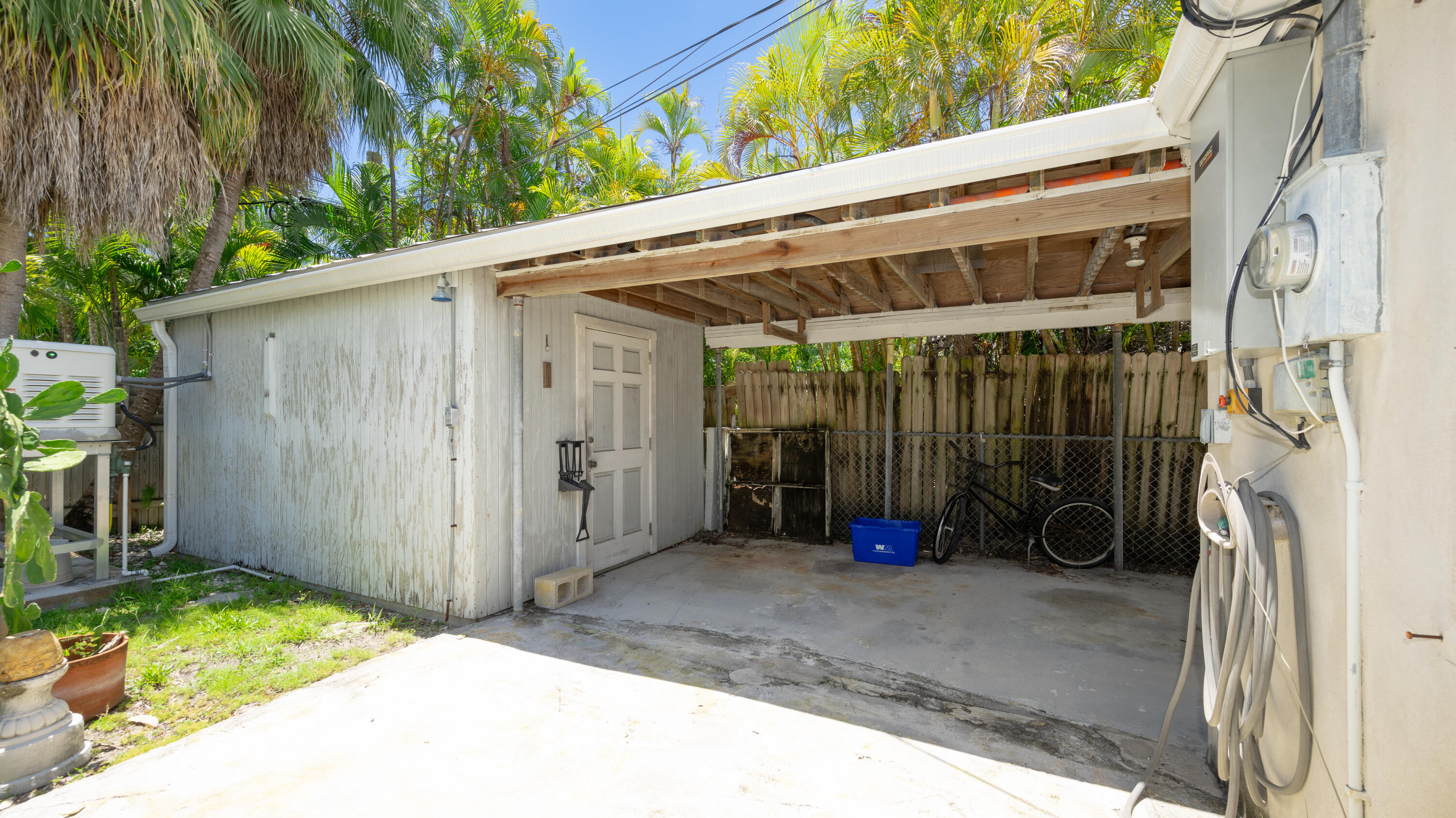 Key West, Florida 33040, United States, 3 Bedrooms Bedrooms, ,2 BathroomsBathrooms,Residential,Contingent,47379