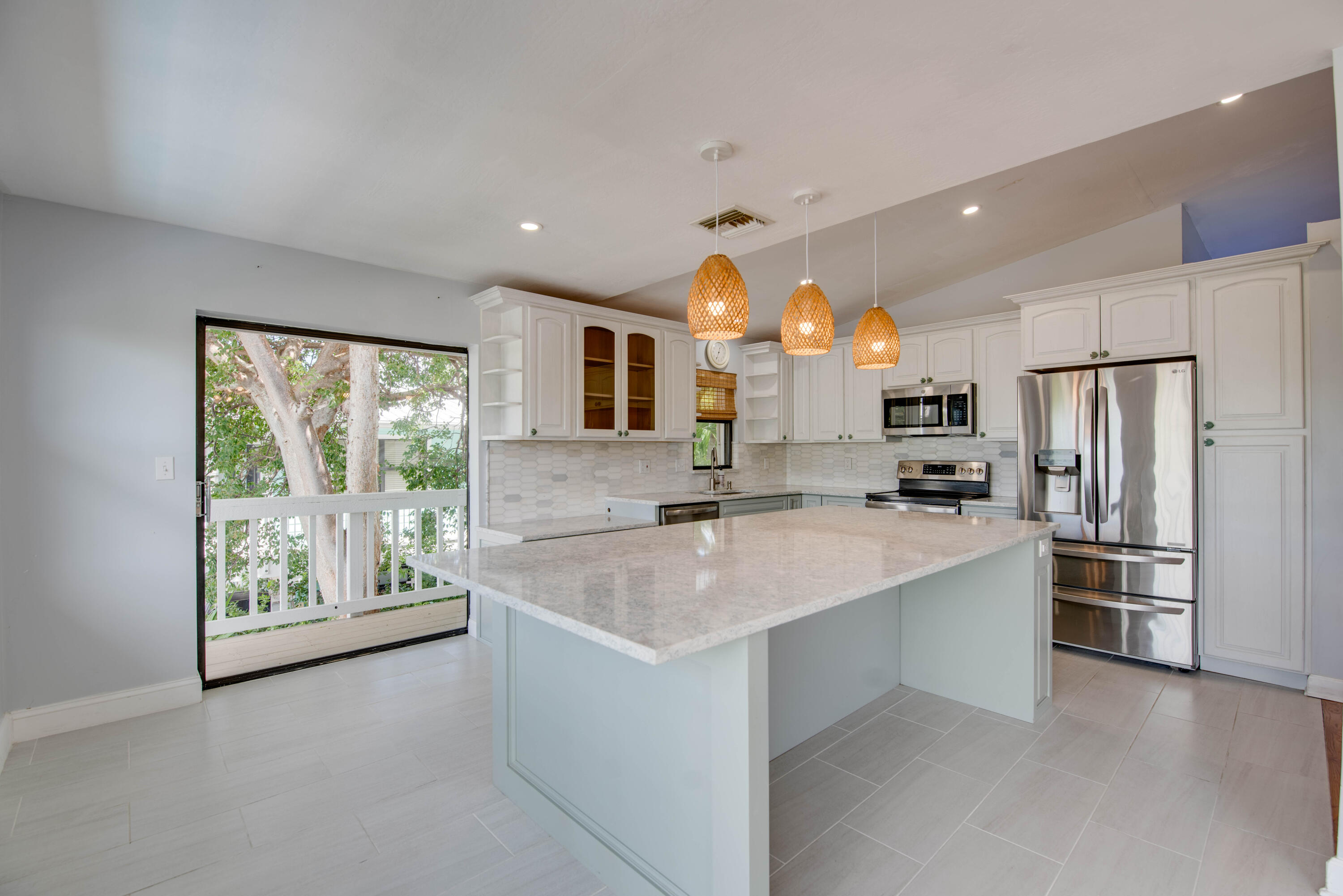 Cudjoe, Florida 33042, United States, 3 Bedrooms Bedrooms, ,2 BathroomsBathrooms,Residential,Active,89188