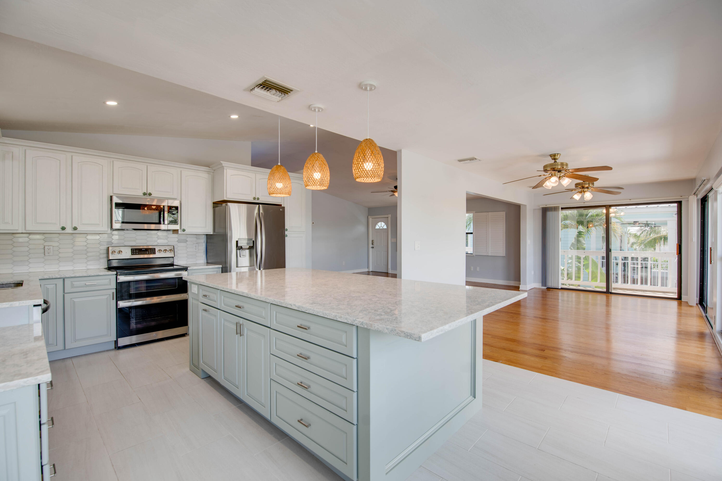 Cudjoe, Florida 33042, United States, 3 Bedrooms Bedrooms, ,2 BathroomsBathrooms,Residential,Active,89188