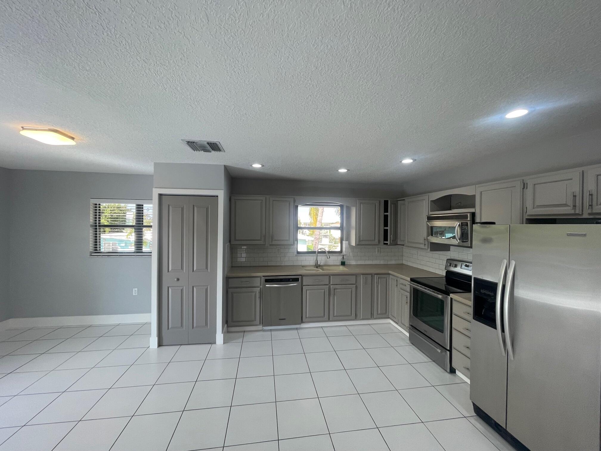 Key Colony, Florida 33051, United States, 6 Bedrooms Bedrooms, ,4 BathroomsBathrooms,Residential,Active,41182