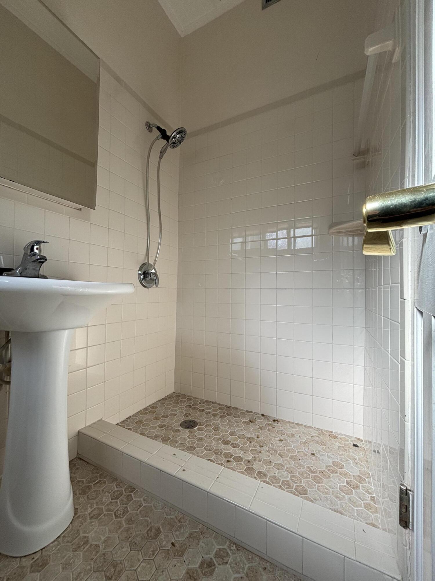 Key West, Florida 33040, United States, 3 Bedrooms Bedrooms, ,2 BathroomsBathrooms,Residential,Active,172936