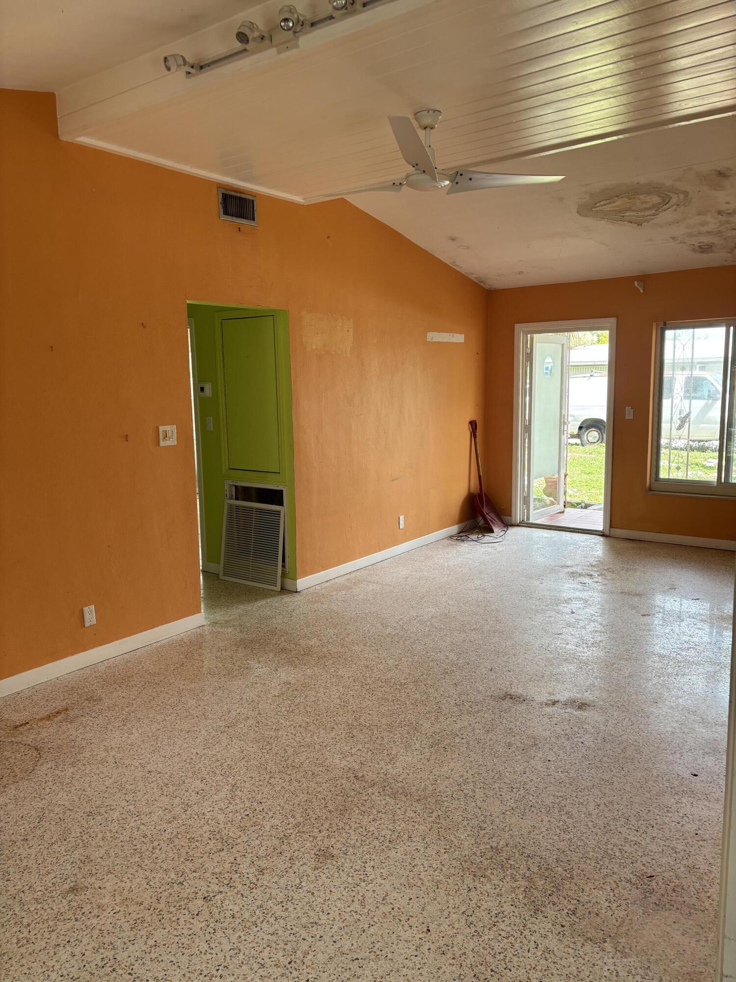 Key West, Florida 33040, United States, 3 Bedrooms Bedrooms, ,2 BathroomsBathrooms,Residential,Active,172936