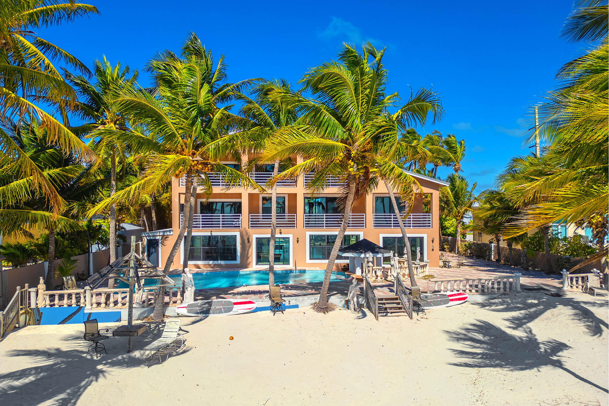 Long Key, Florida 33001, United States, 7 Bedrooms Bedrooms, ,6 BathroomsBathrooms,Residential,Active,1992