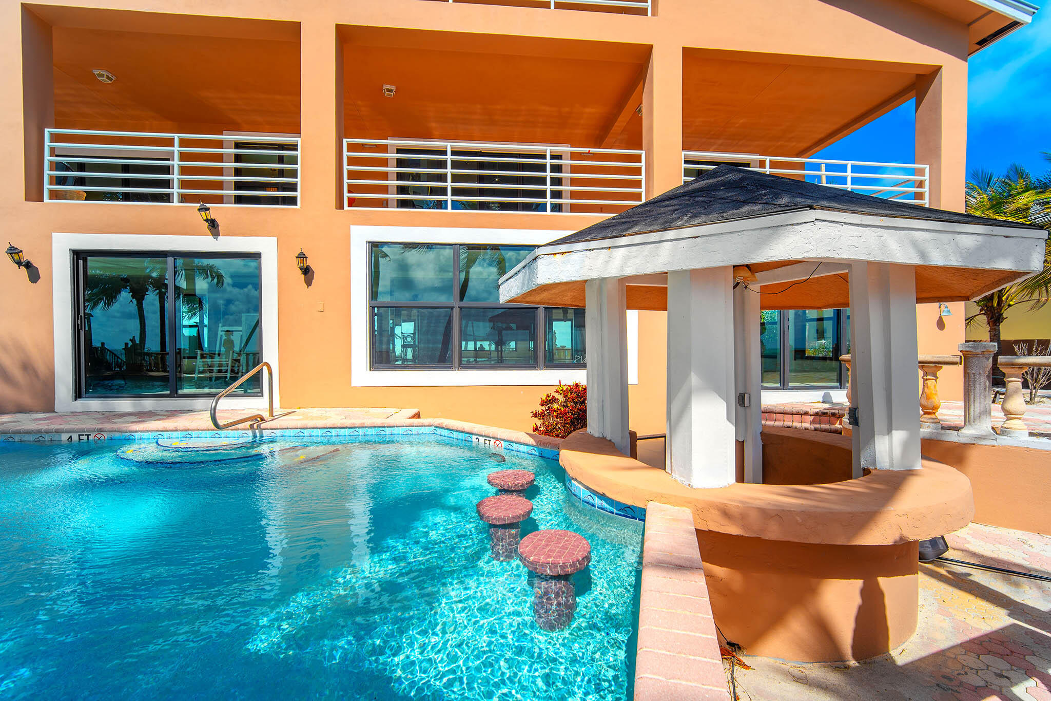 Long Key, Florida 33001, United States, 7 Bedrooms Bedrooms, ,6 BathroomsBathrooms,Residential,Active,1992