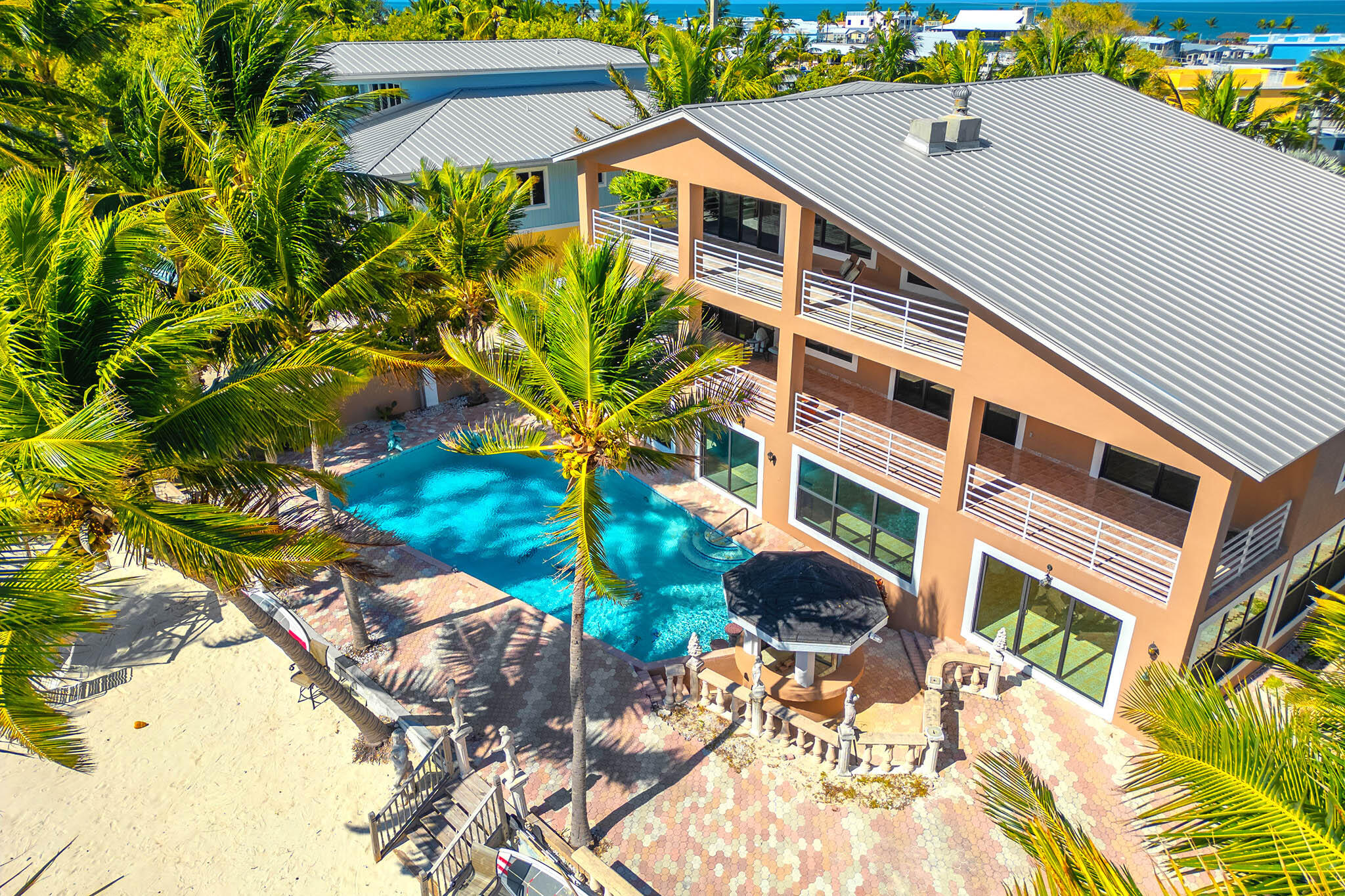 Long Key, Florida 33001, United States, 7 Bedrooms Bedrooms, ,6 BathroomsBathrooms,Residential,Active,1992