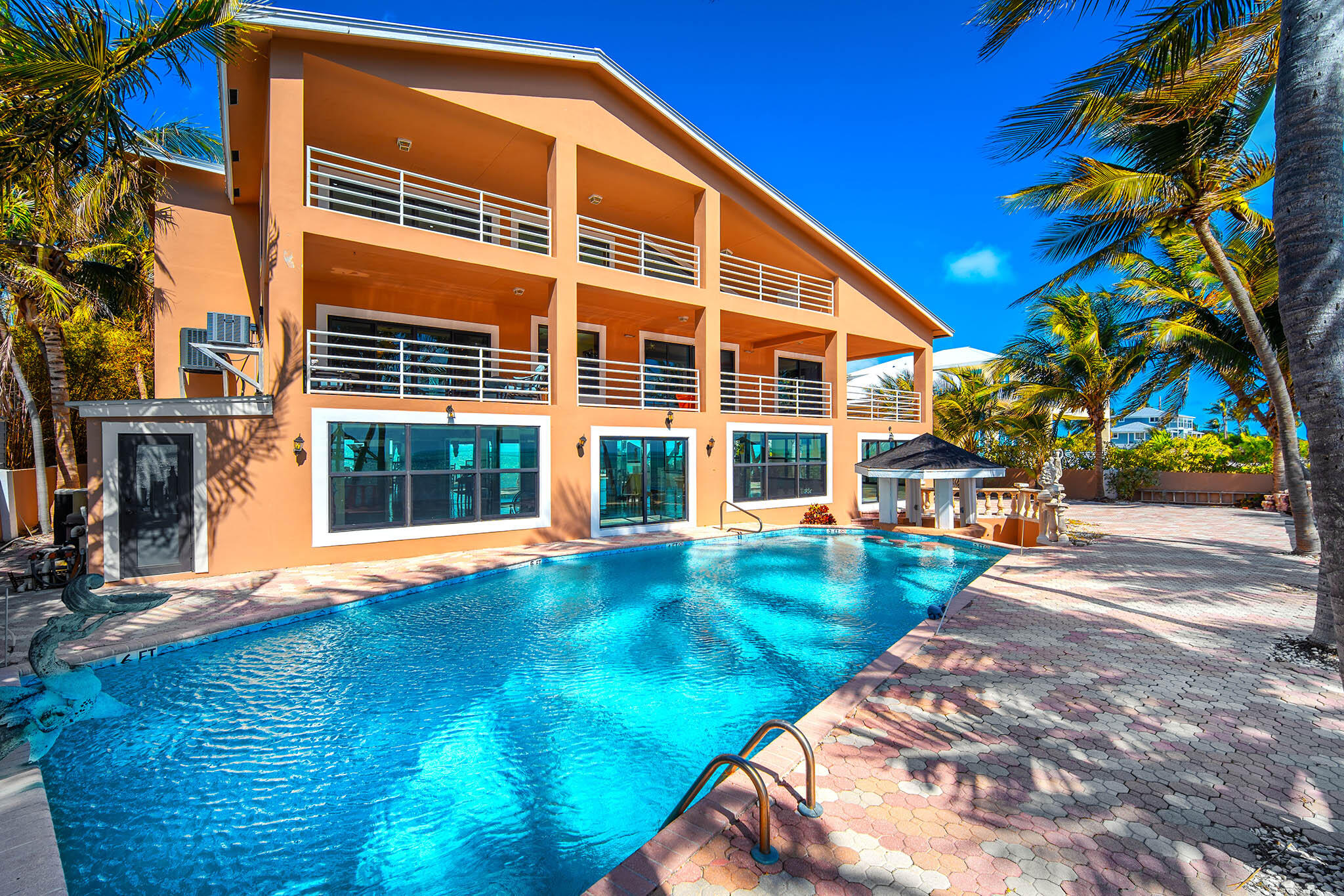 Long Key, Florida 33001, United States, 7 Bedrooms Bedrooms, ,6 BathroomsBathrooms,Residential,Active,1992