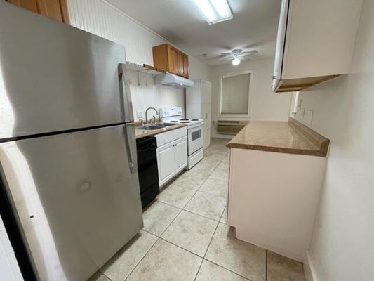 6440 2ND ST UNIT 8, STOCK ISLAND, FL 33040 - Image 3c114ee139f56bdfd6631c9d9bb65d83/438507084