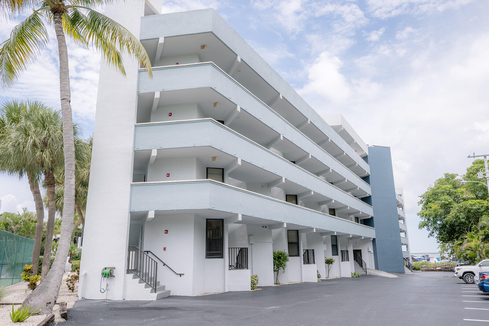 104350 Overseas Highway B403 & Boat slip #11