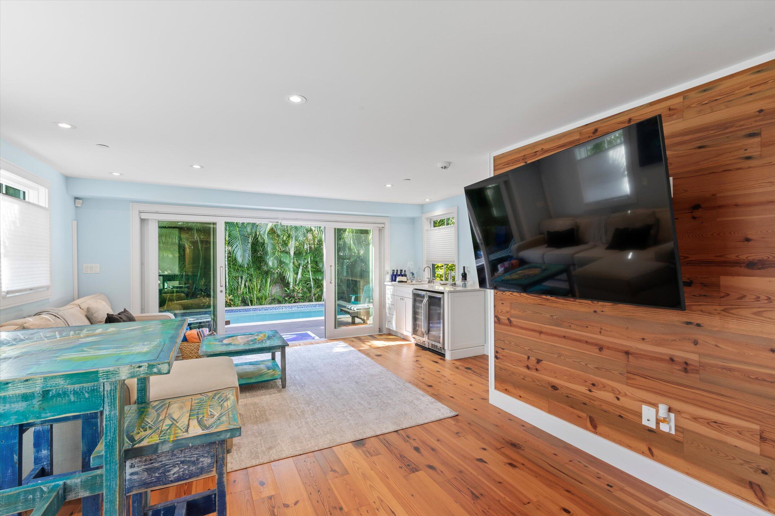 Key West, Florida 33040, United States, 3 Bedrooms Bedrooms, ,3 BathroomsBathrooms,Residential,Active,18641