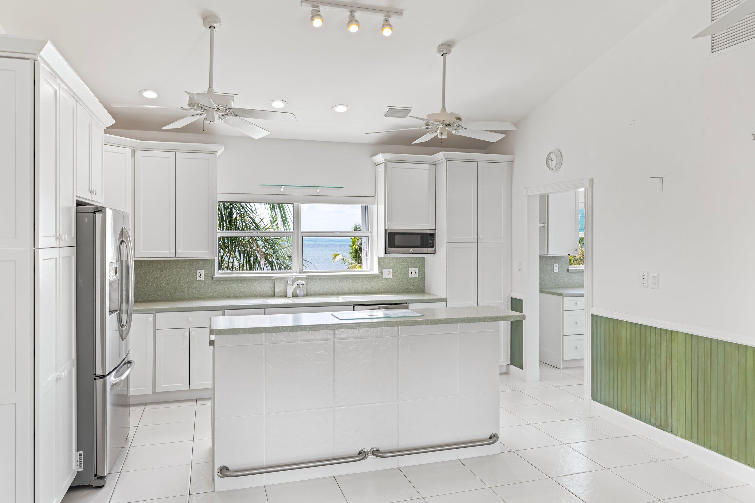 Geiger, Florida 33040, United States, 2 Bedrooms Bedrooms, ,2 BathroomsBathrooms,Residential,Active,113122