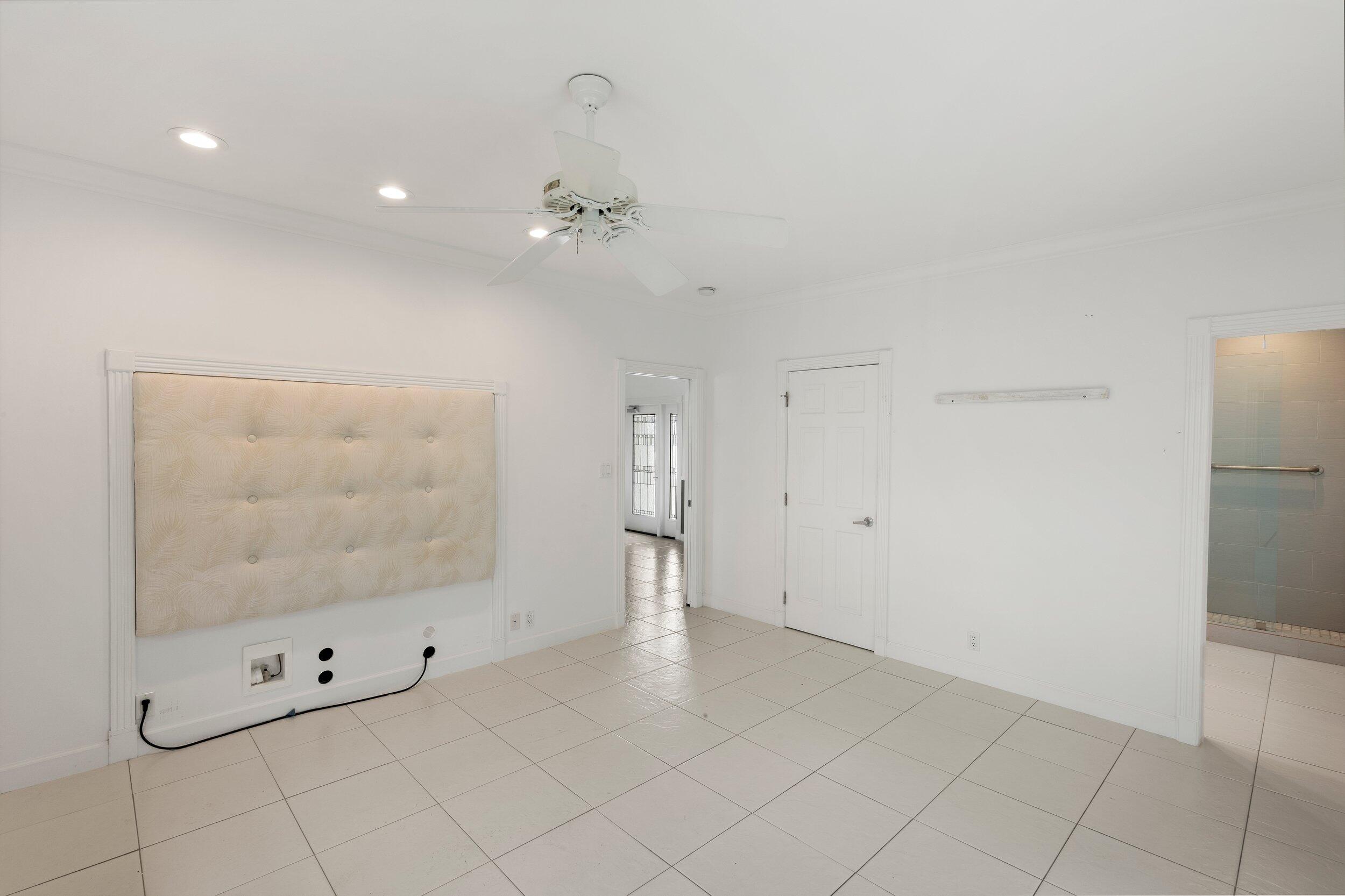 Geiger, Florida 33040, United States, 2 Bedrooms Bedrooms, ,2 BathroomsBathrooms,Residential,Active,113122