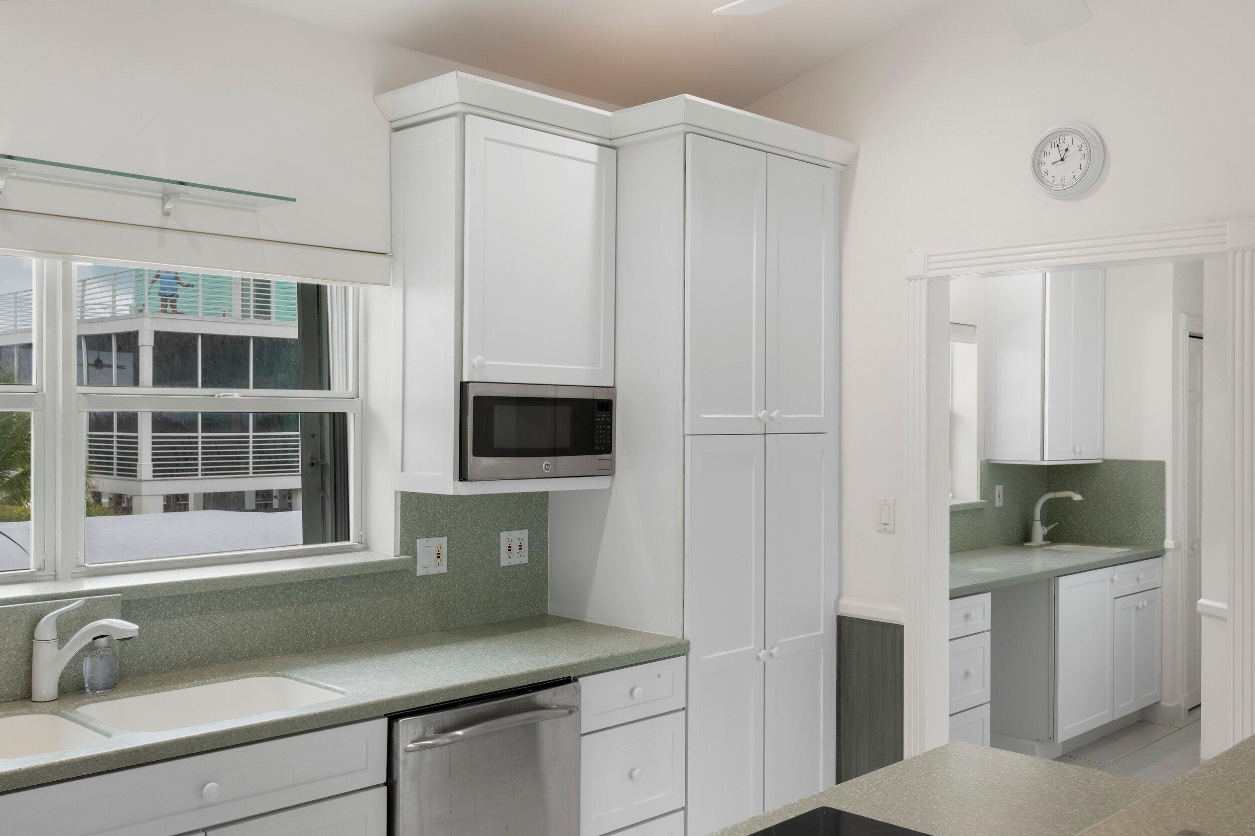 Geiger, Florida 33040, United States, 2 Bedrooms Bedrooms, ,2 BathroomsBathrooms,Residential,Active,113122