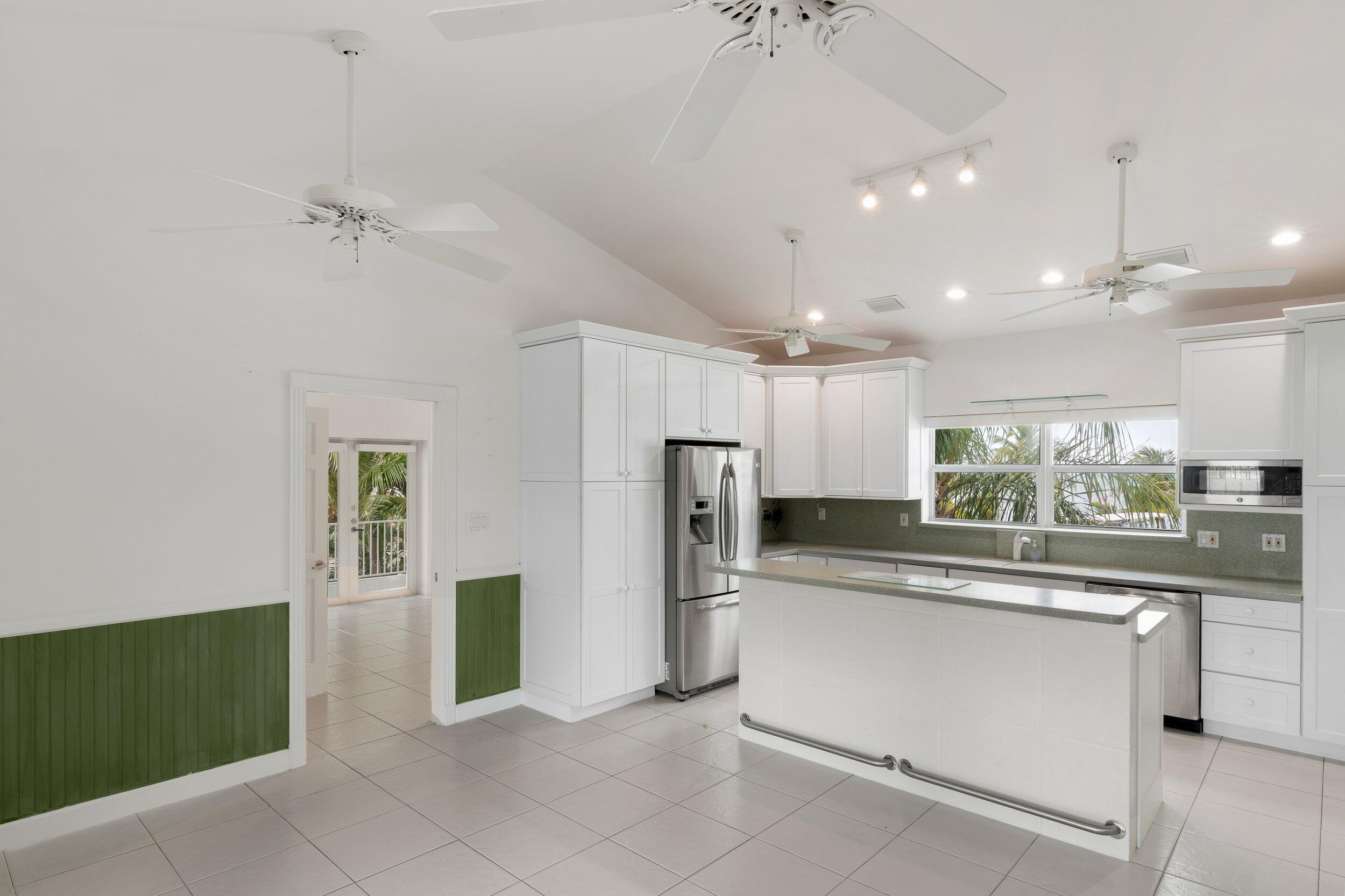 Geiger, Florida 33040, United States, 2 Bedrooms Bedrooms, ,2 BathroomsBathrooms,Residential,Active,113122