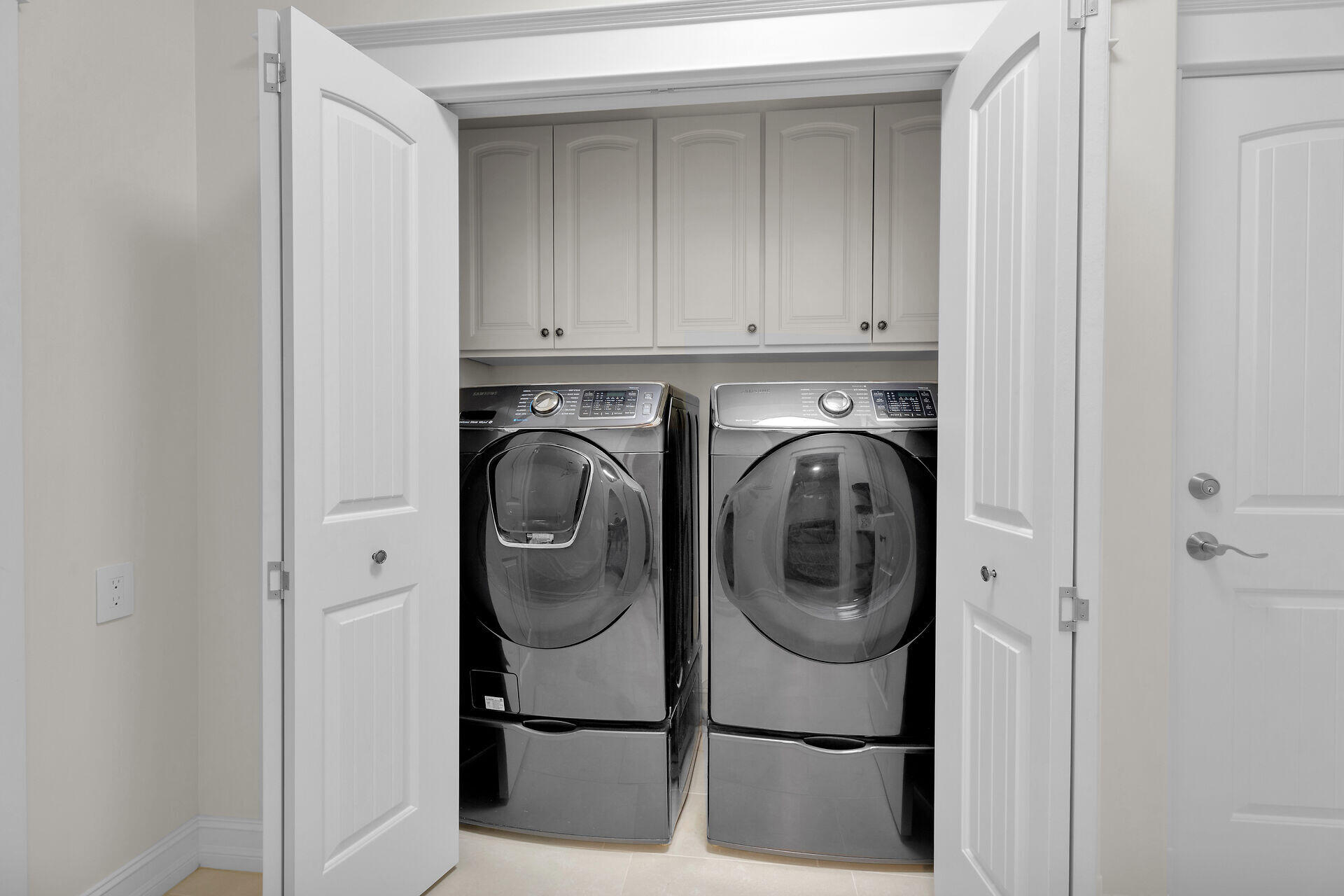 Islamorada, Florida 33036, United States, 4 Bedrooms Bedrooms, ,3 BathroomsBathrooms,Residential,Active,241718