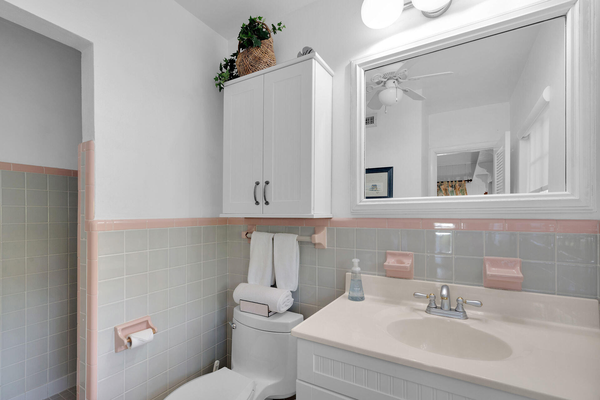 Islamorada, Florida 33036, United States, 4 Bedrooms Bedrooms, ,3 BathroomsBathrooms,Residential,Active,241718