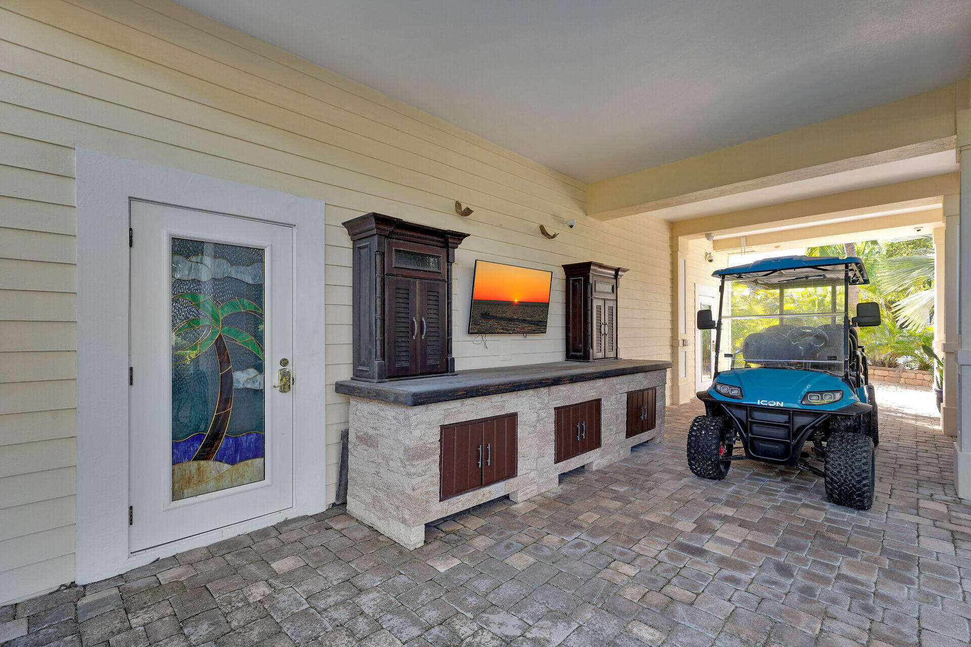 Islamorada, Florida 33036, United States, 4 Bedrooms Bedrooms, ,3 BathroomsBathrooms,Residential,Active,241718