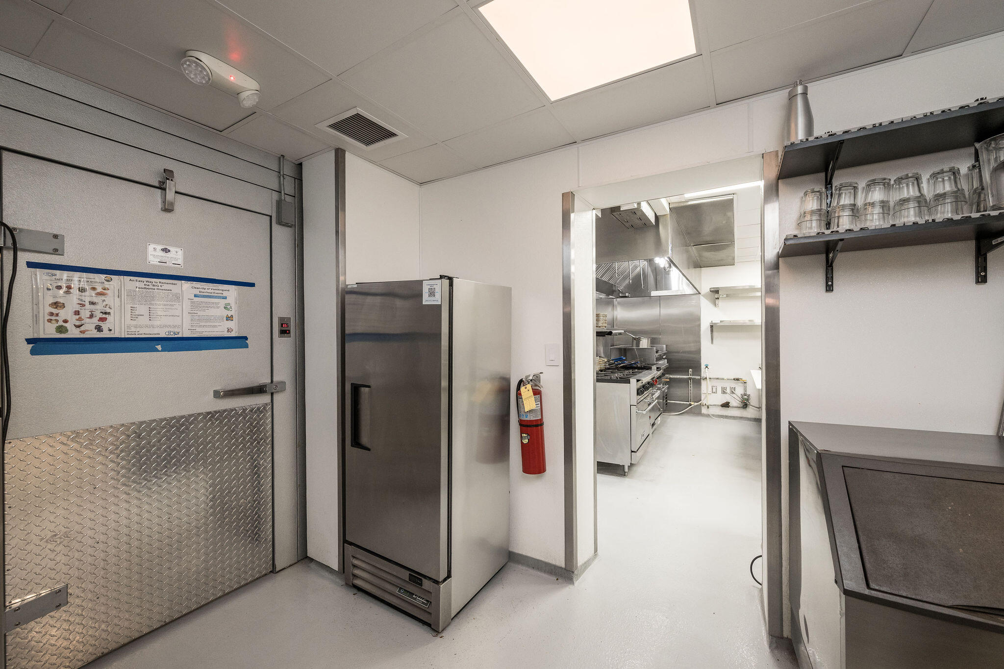 Key West, Florida 33040, United States, 1 Bedroom Bedrooms, ,2 BathroomsBathrooms,Commercial,Active,129057