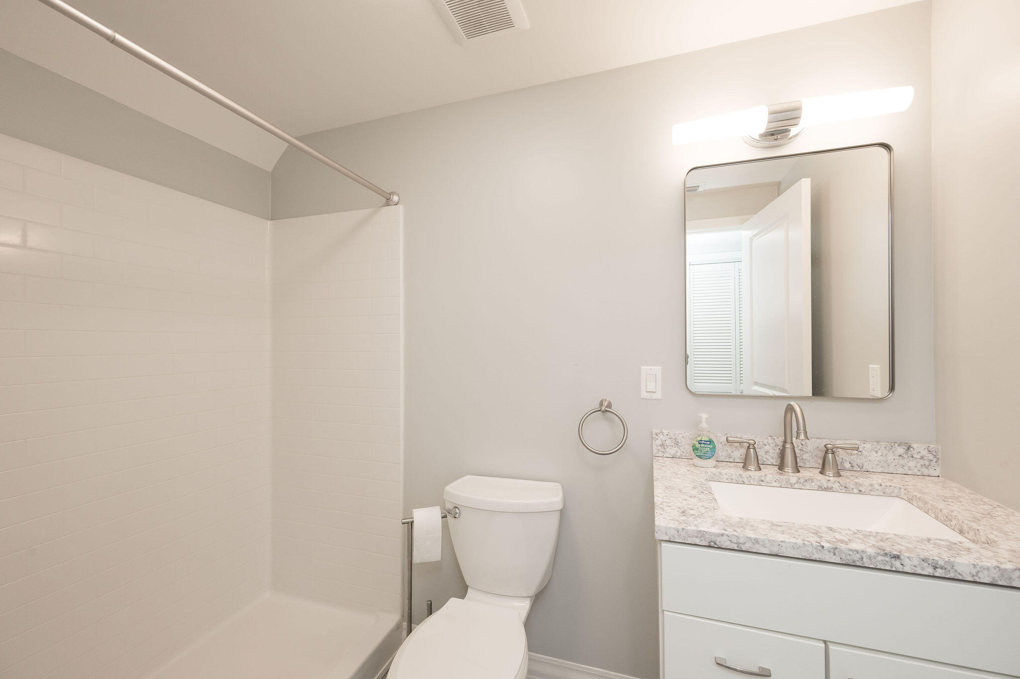 Key West, Florida 33040, United States, 1 Bedroom Bedrooms, ,2 BathroomsBathrooms,Commercial,Active,129057