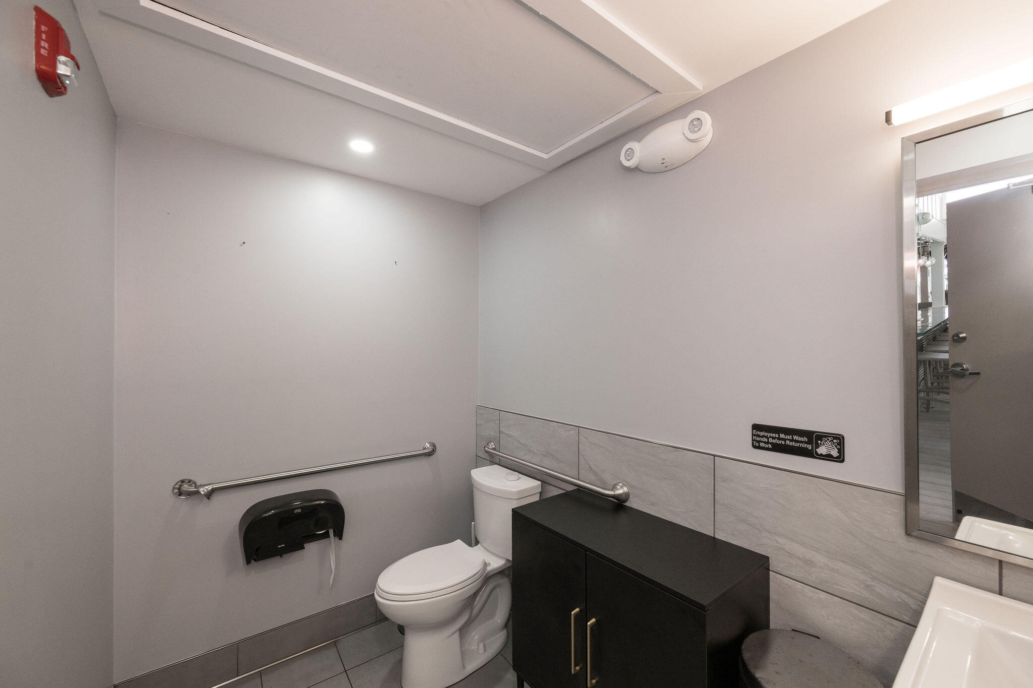 Key West, Florida 33040, United States, 1 Bedroom Bedrooms, ,2 BathroomsBathrooms,Commercial,Active,129057