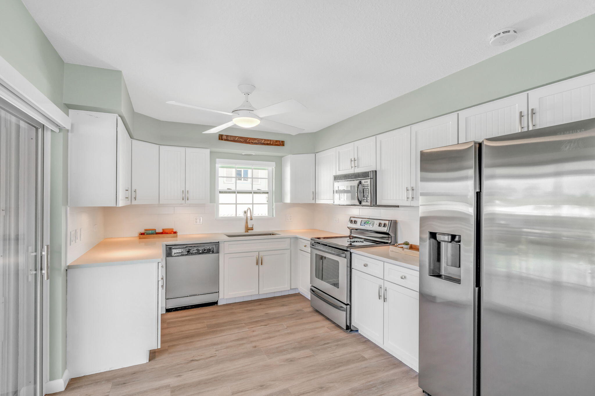 Key Colony, Florida 33051, United States, 2 Bedrooms Bedrooms, ,3 BathroomsBathrooms,Residential,Pending,7815