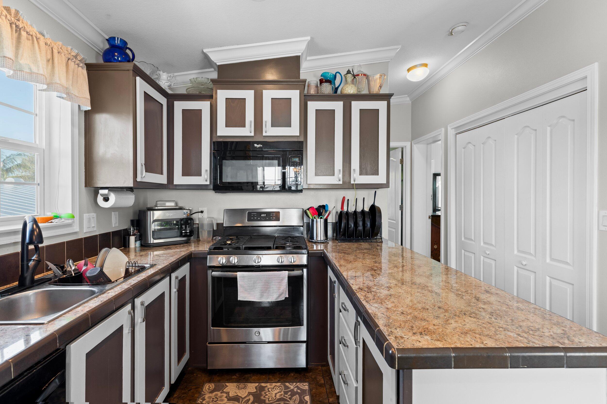 Stock Island, Florida 33040, United States, 2 Bedrooms Bedrooms, ,2 BathroomsBathrooms,Residential,Pending,24048