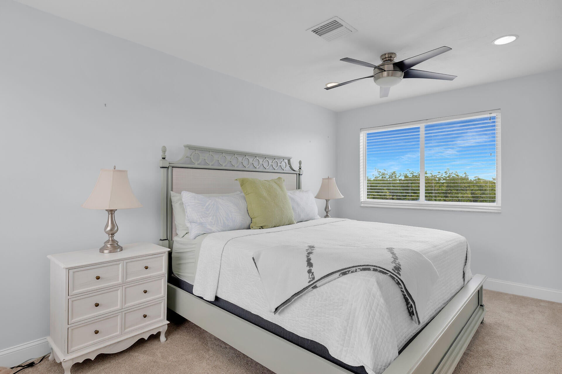 Islamorada, Florida, 33036, United States, 5 Bedrooms Bedrooms, ,3 BathroomsBathrooms,Residential,Active,2038223