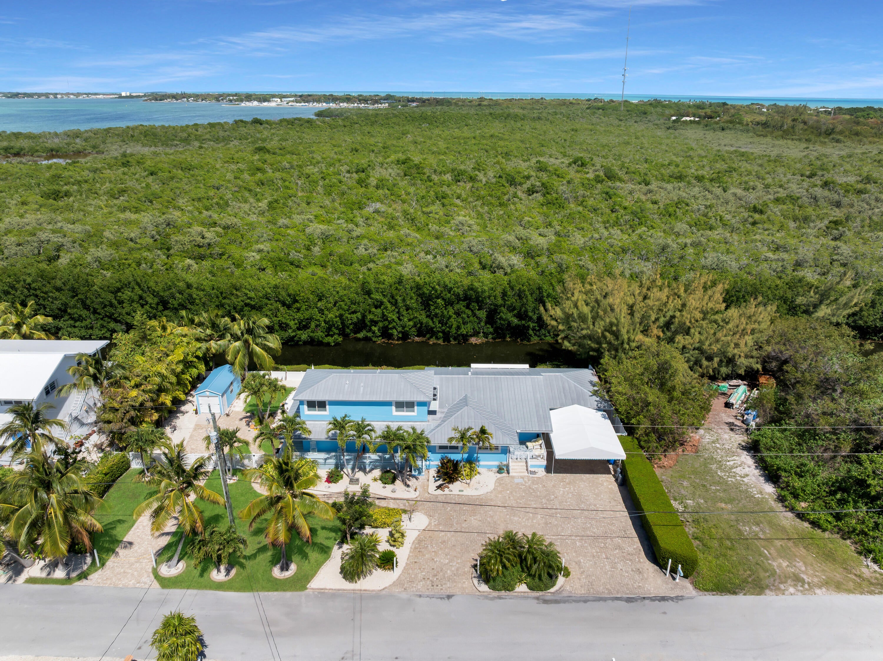 Islamorada, Florida, 33036, United States, 5 Bedrooms Bedrooms, ,3 BathroomsBathrooms,Residential,Active,2038223