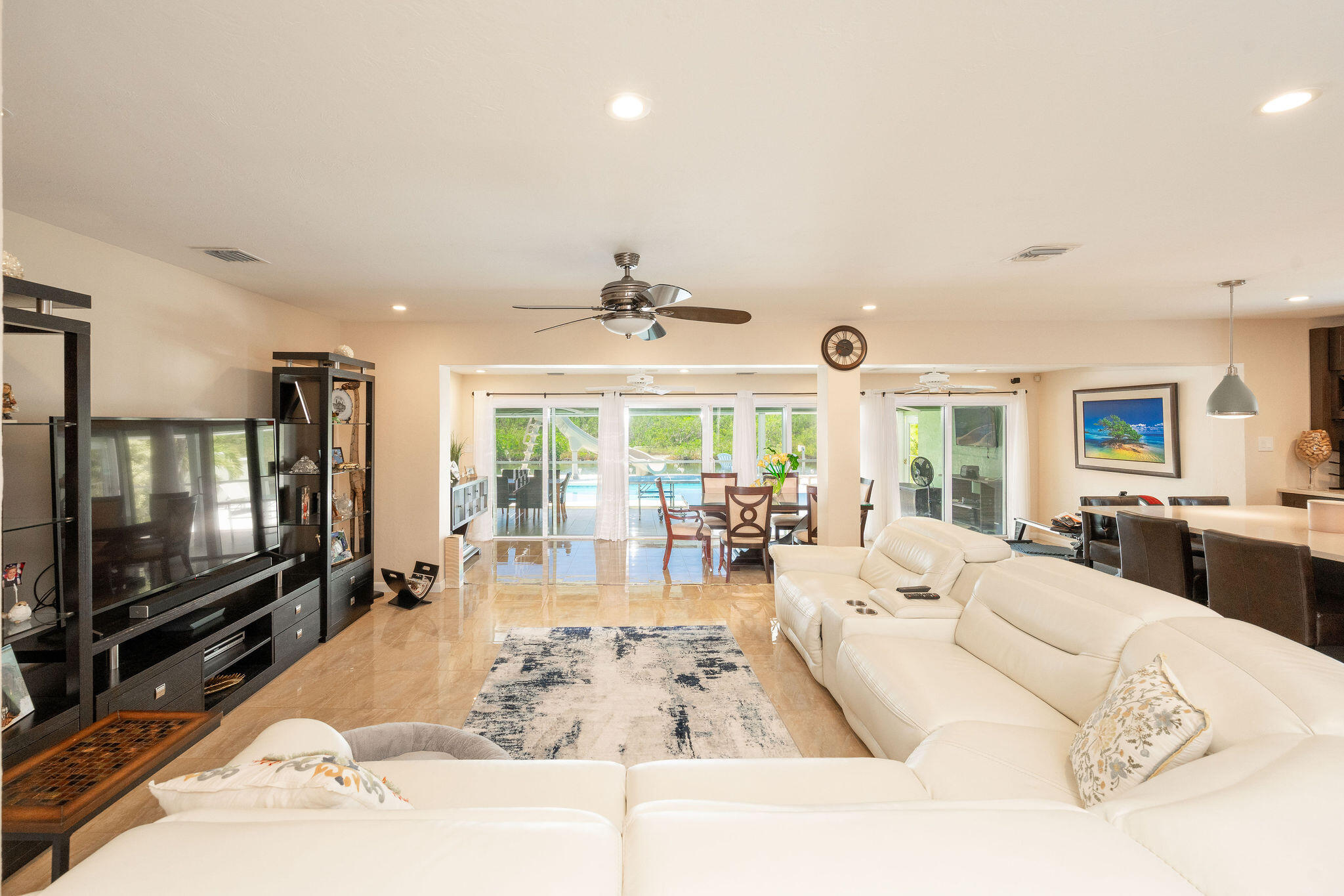 Key West, Florida 33040, United States, 3 Bedrooms Bedrooms, ,3 BathroomsBathrooms,Residential,Active,207478