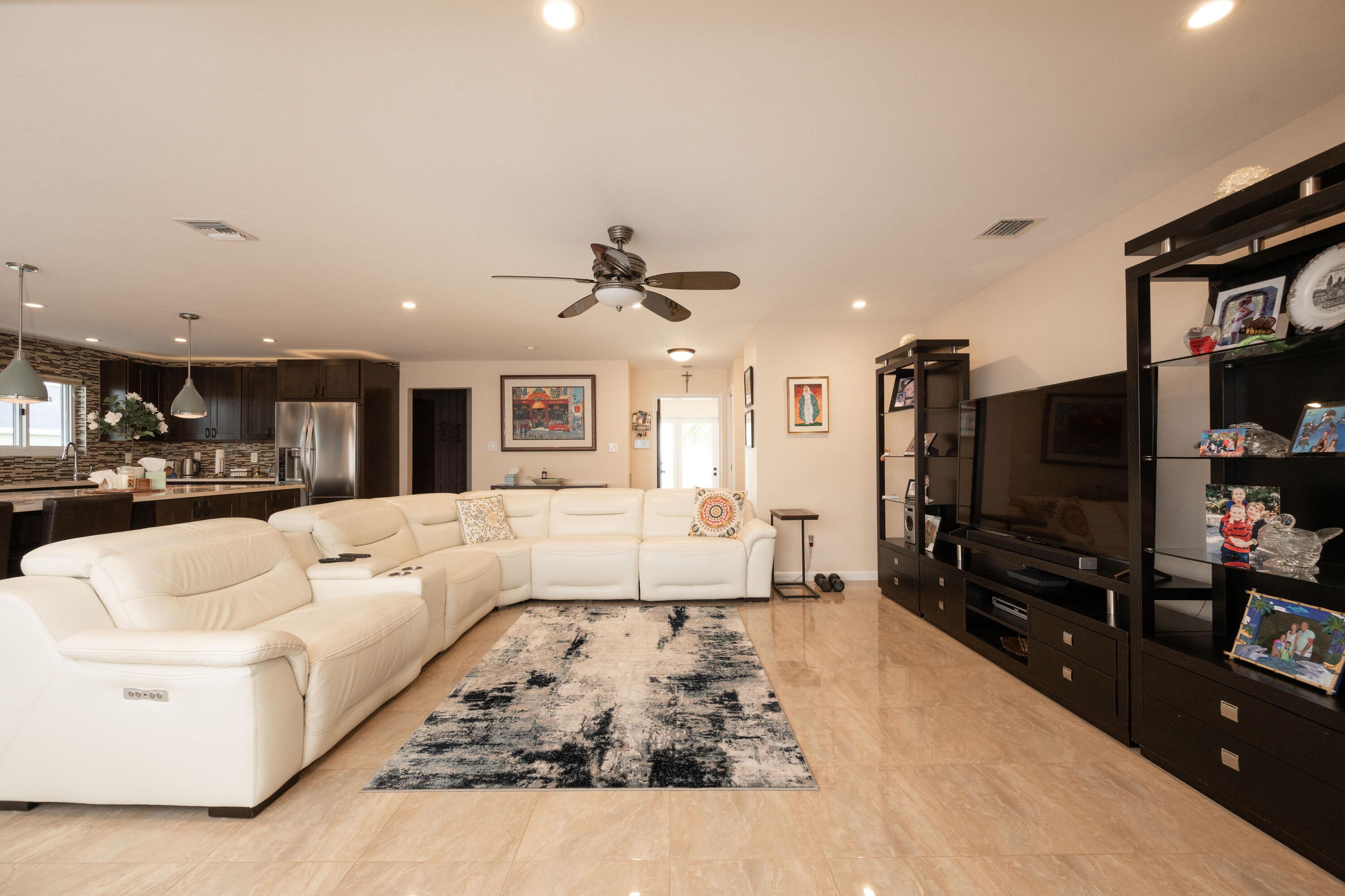 Key West, Florida 33040, United States, 3 Bedrooms Bedrooms, ,3 BathroomsBathrooms,Residential,Active,207478