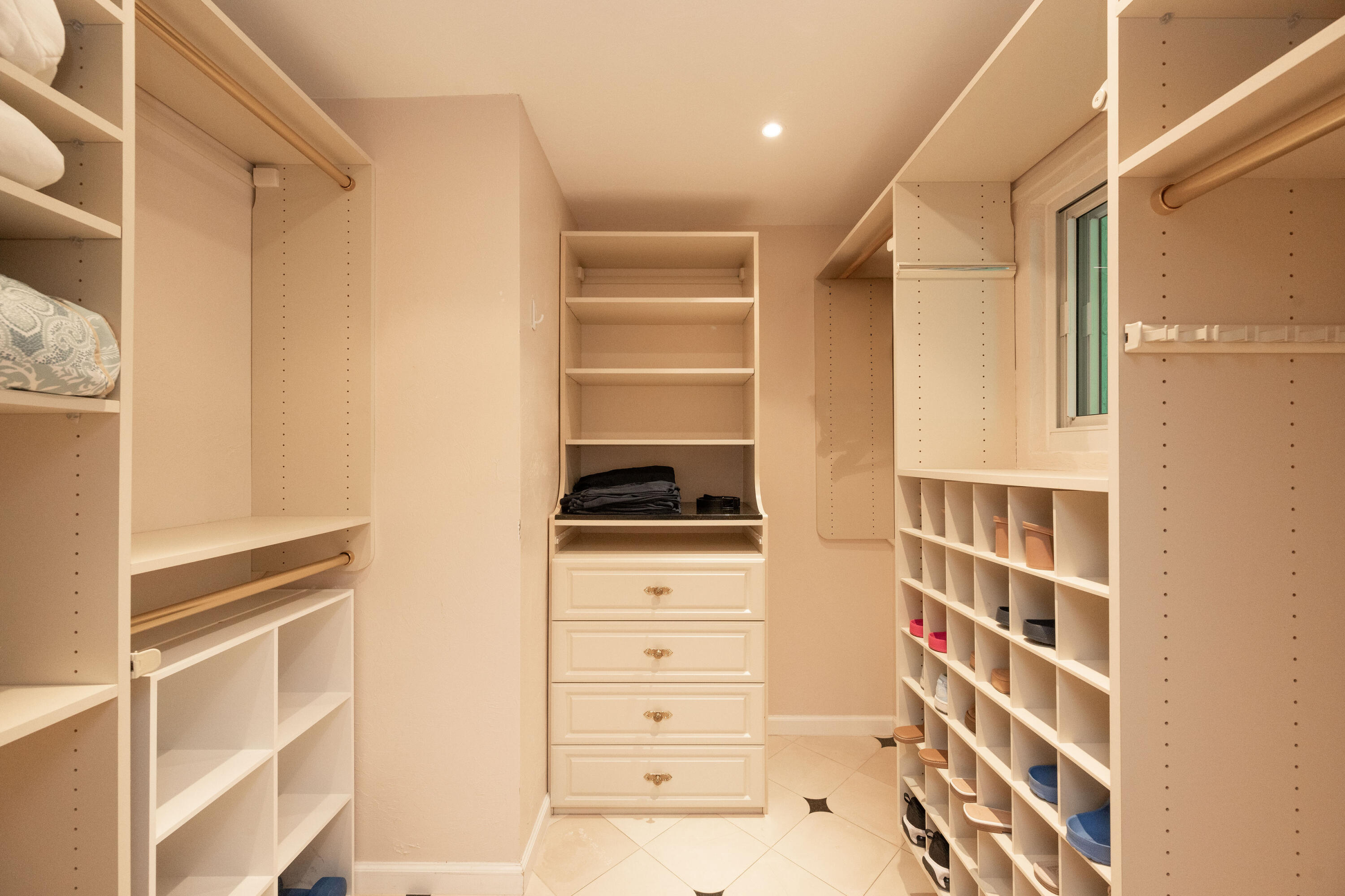 Key West, Florida 33040, United States, 3 Bedrooms Bedrooms, ,3 BathroomsBathrooms,Residential,Active,207478