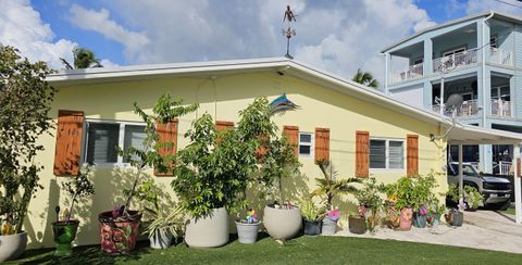 712 Grouper Lane KEY LARGO FL 33037