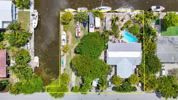 545 IXORA DR, BIG PINE KEY, FL 33043 - Image 649068000581f2ff96d5b3bfb5fc9be0/2632722618